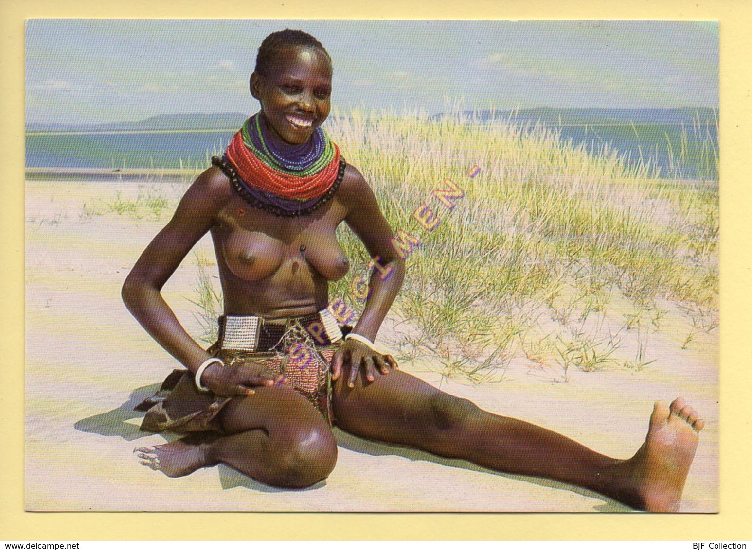 KENYA : Turkana Young Women. Lake Turkana. (Femme Seins Nu) (animée) (format 17 X 12 Cm)  (voir Scan Recto/verso) - Kenia