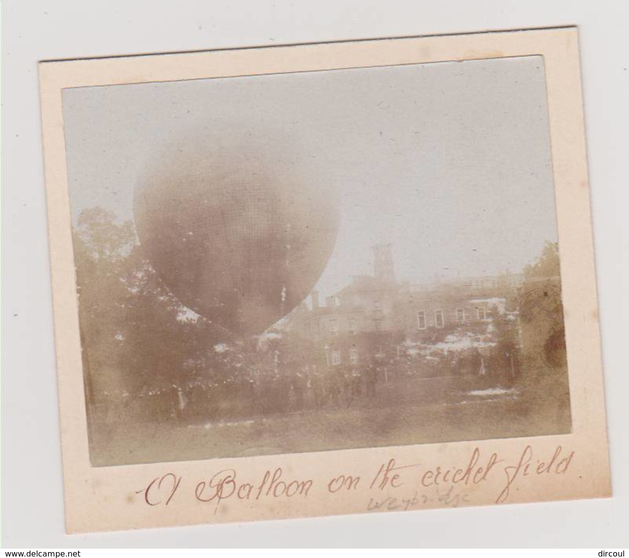 41253  - Environs De  Weybridge - A  Balloon  On The Cricket Field  -  Montgolgière   Photo 11,5  X 10 - Surrey