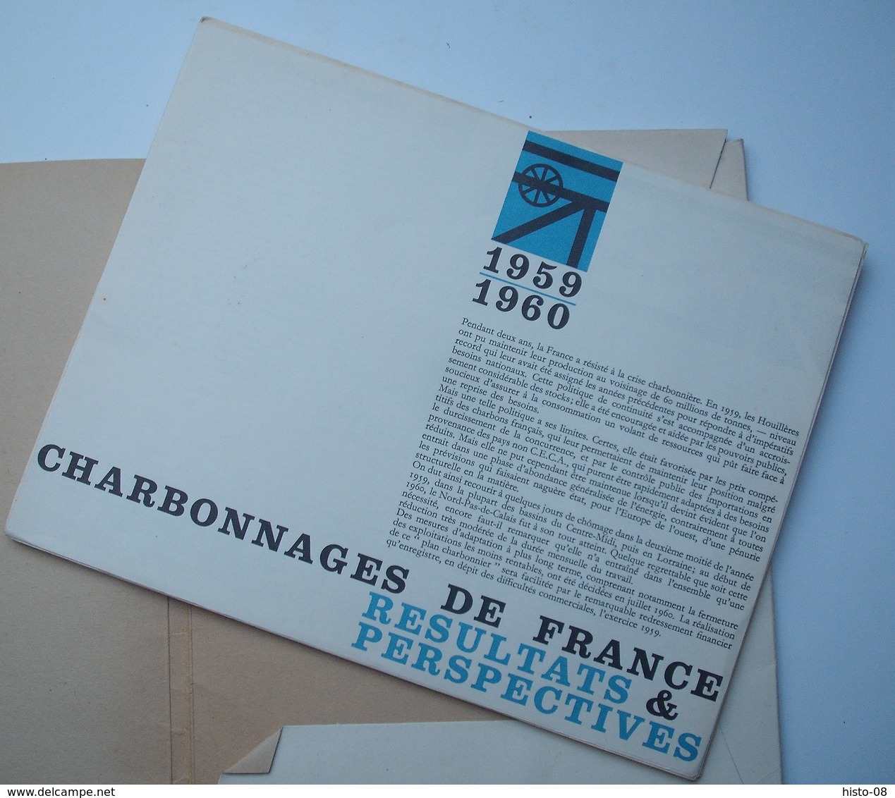 LOT De DEUX DOCUMENTATIONS SUR LES CHARBONNAGES DE FRANCE .1959 - 1960 . MINEURS . MINES . - 1950 à Nos Jours