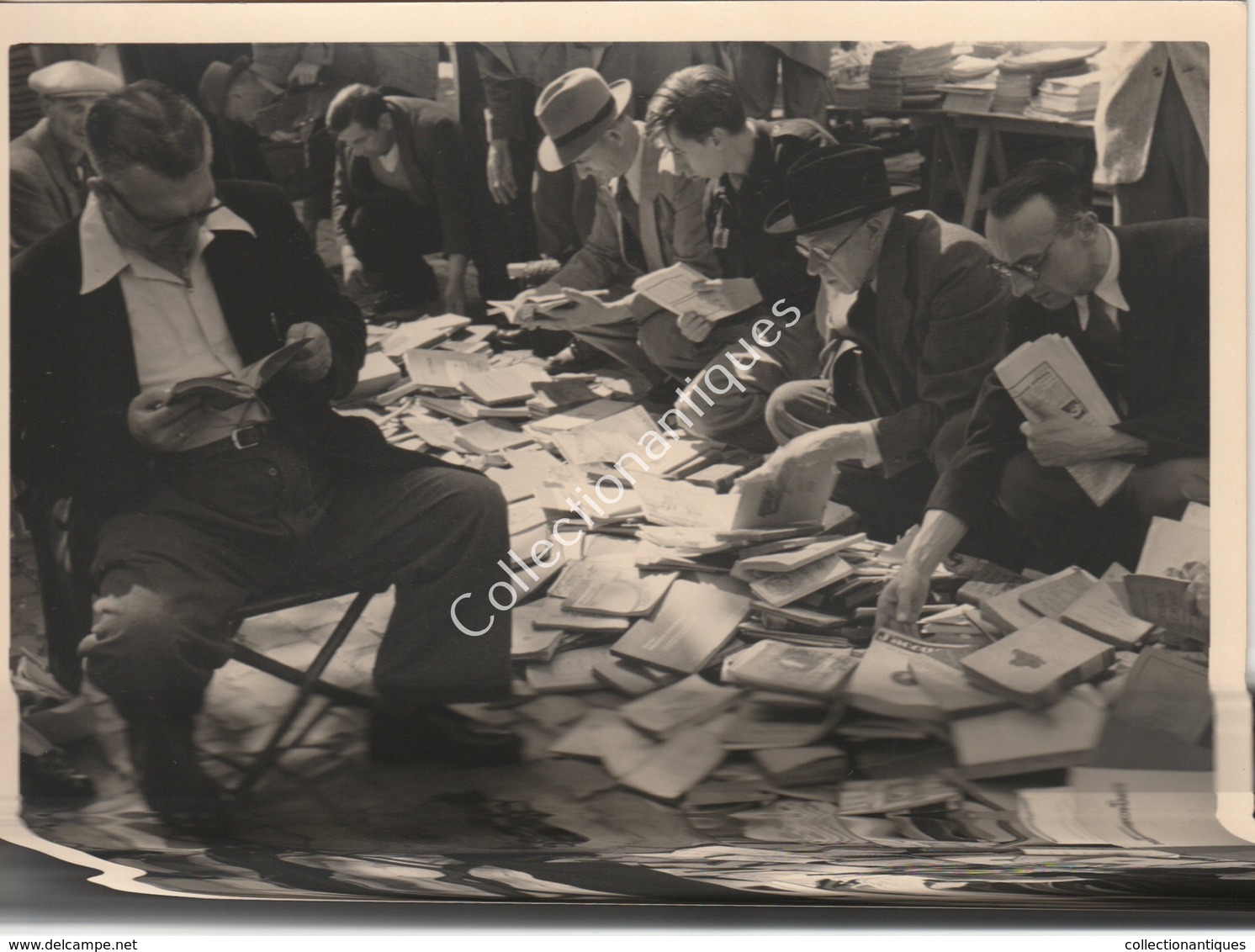 Photographie Argentique Après Guerre - Bruxelles - Vieux Marché - Place Du Jeu De Balle - Livres 2 - Places