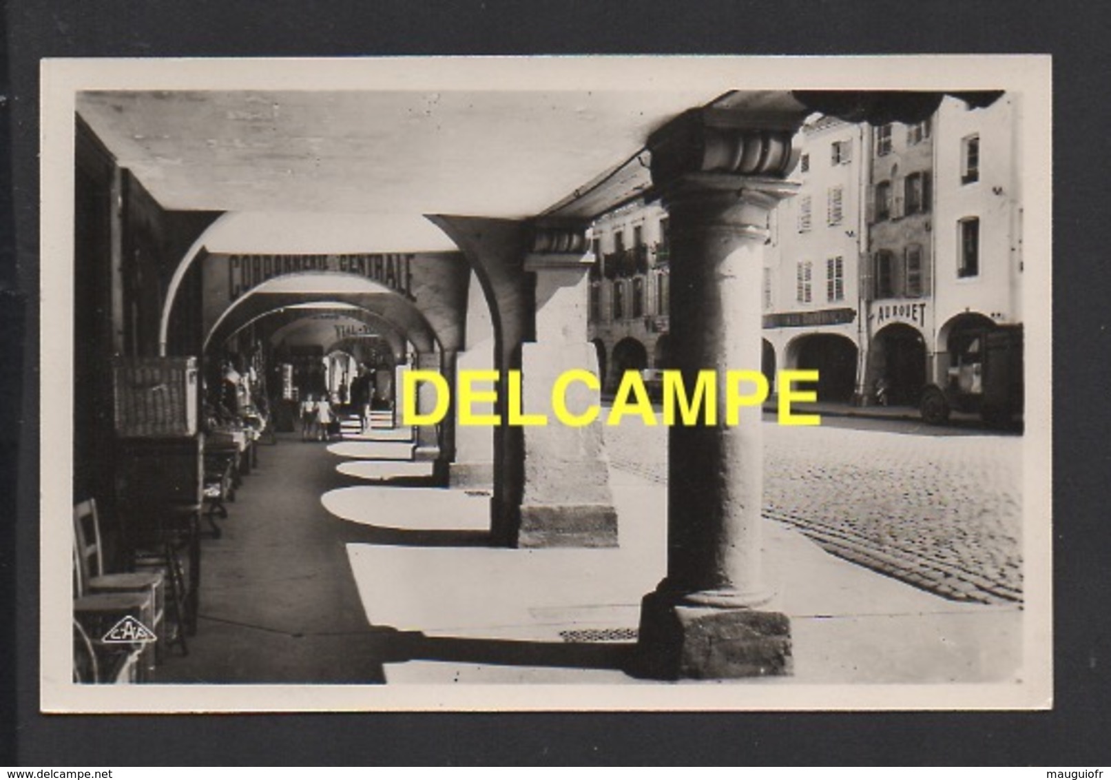 DD / 88 VOSGES / REMIREMONT / SOUS LES ARCADES , COMMERCES DONT CORDONNERIE CENTRALE ET AU ROUET / ANIMÉE - Remiremont