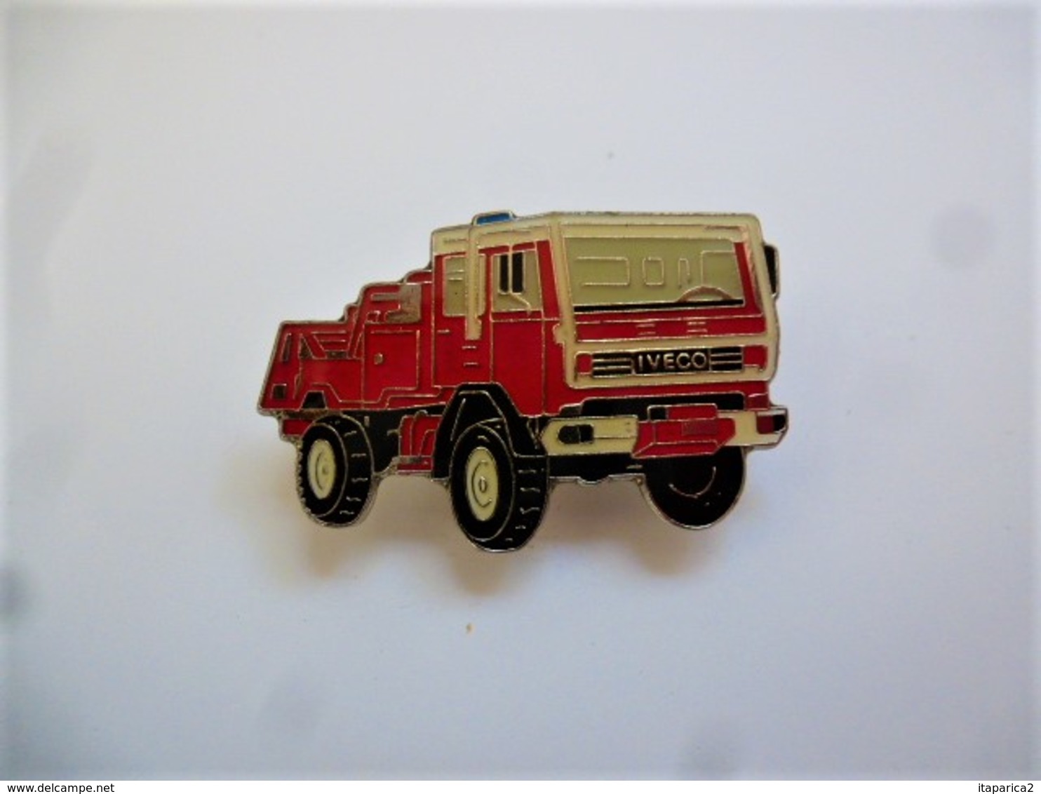 PINS CAMION DE POMPIERS  IVECO / 33NAT - Pompiers