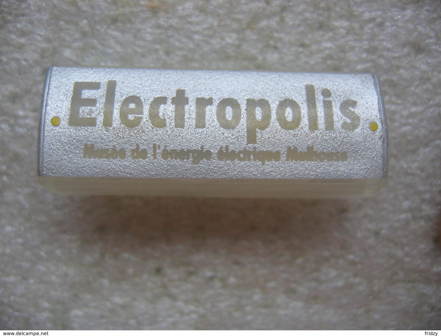 Pin's Du Musée ELECTROPOLIS De Mulhouse. Musée De L'énergie Electrique - Associations