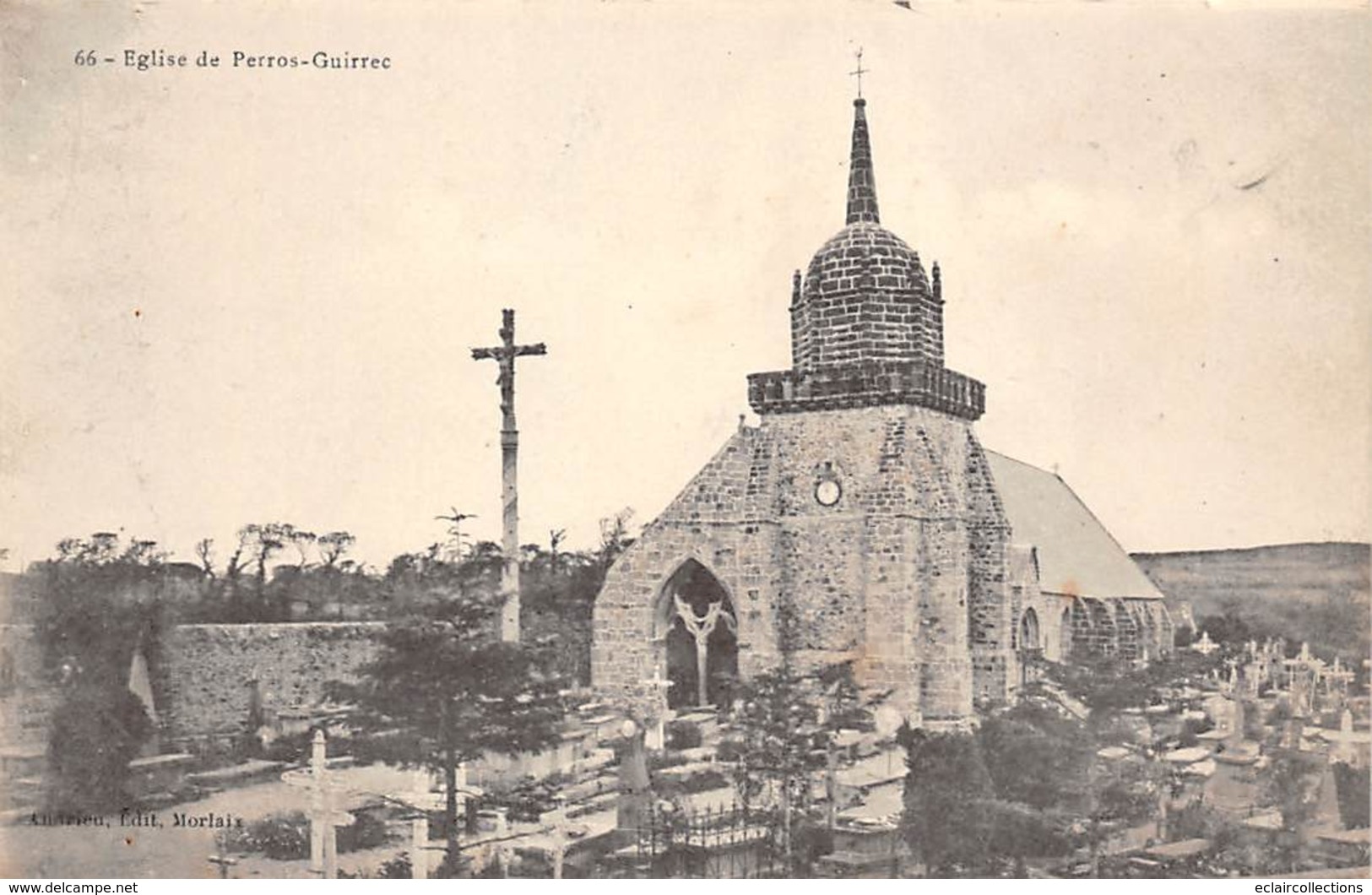 Perros-Guirec Et Ploumanach      22     Eglise Et Cimetière    (voir Scan) - Perros-Guirec