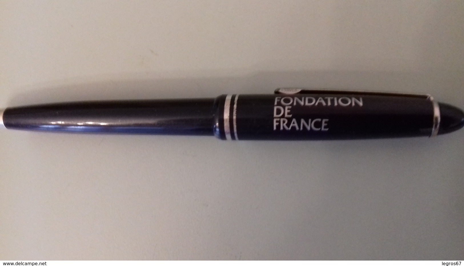 STYLO FONDATION DE FRANCE - Stylos