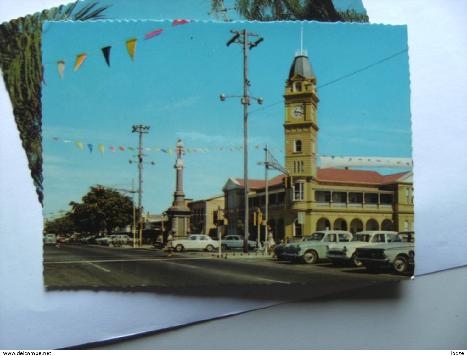 Australia Queensland Bundaberg War Memorial And Post Office Cars - Andere & Zonder Classificatie