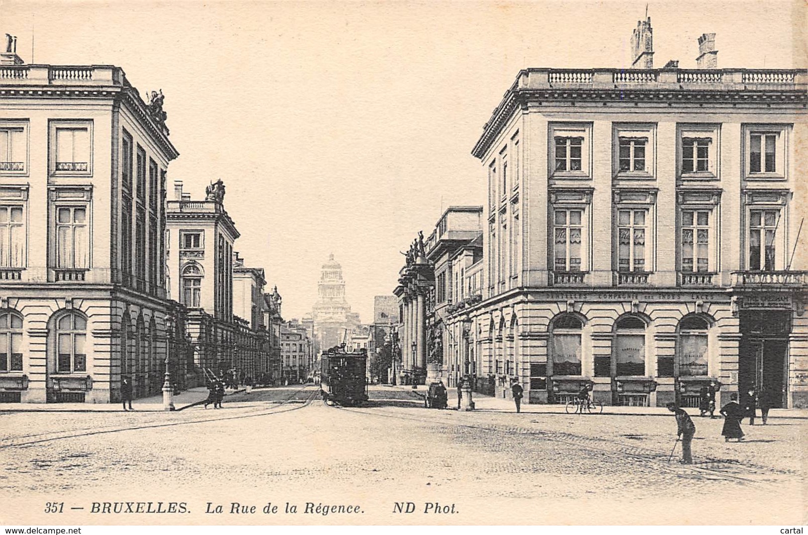 BRUXELLES - La Rue De La Régence - Avenues, Boulevards