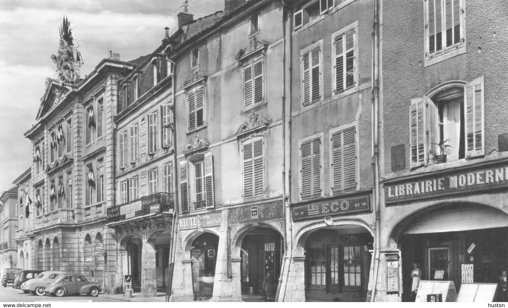 PONT A MOUSSON - Place Duroc Et Les Arcades - Pont A Mousson