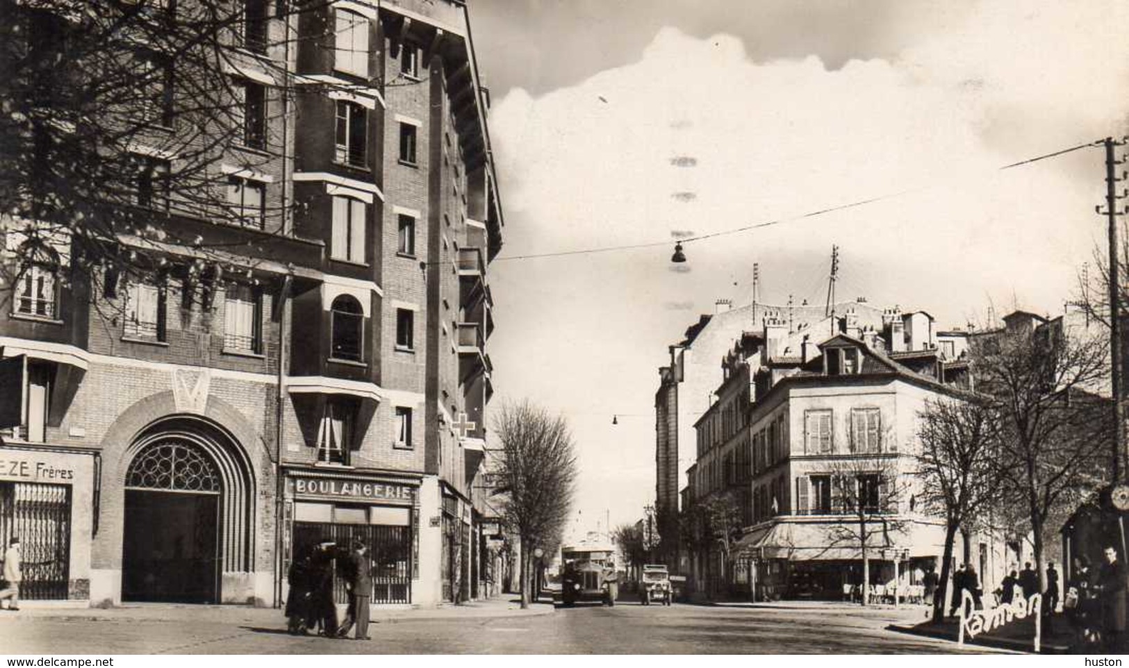 VINCENNES - Carrefour Rue De Fontenay Et Rue Defrance, Animée - Vincennes