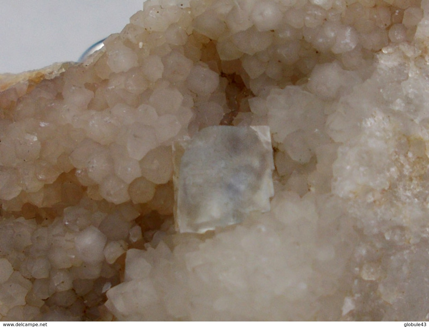 CUBE DE FLUORINE Bleuté SUR QUARTZ 7, X 3, CM CHABESTRAT - Minéraux