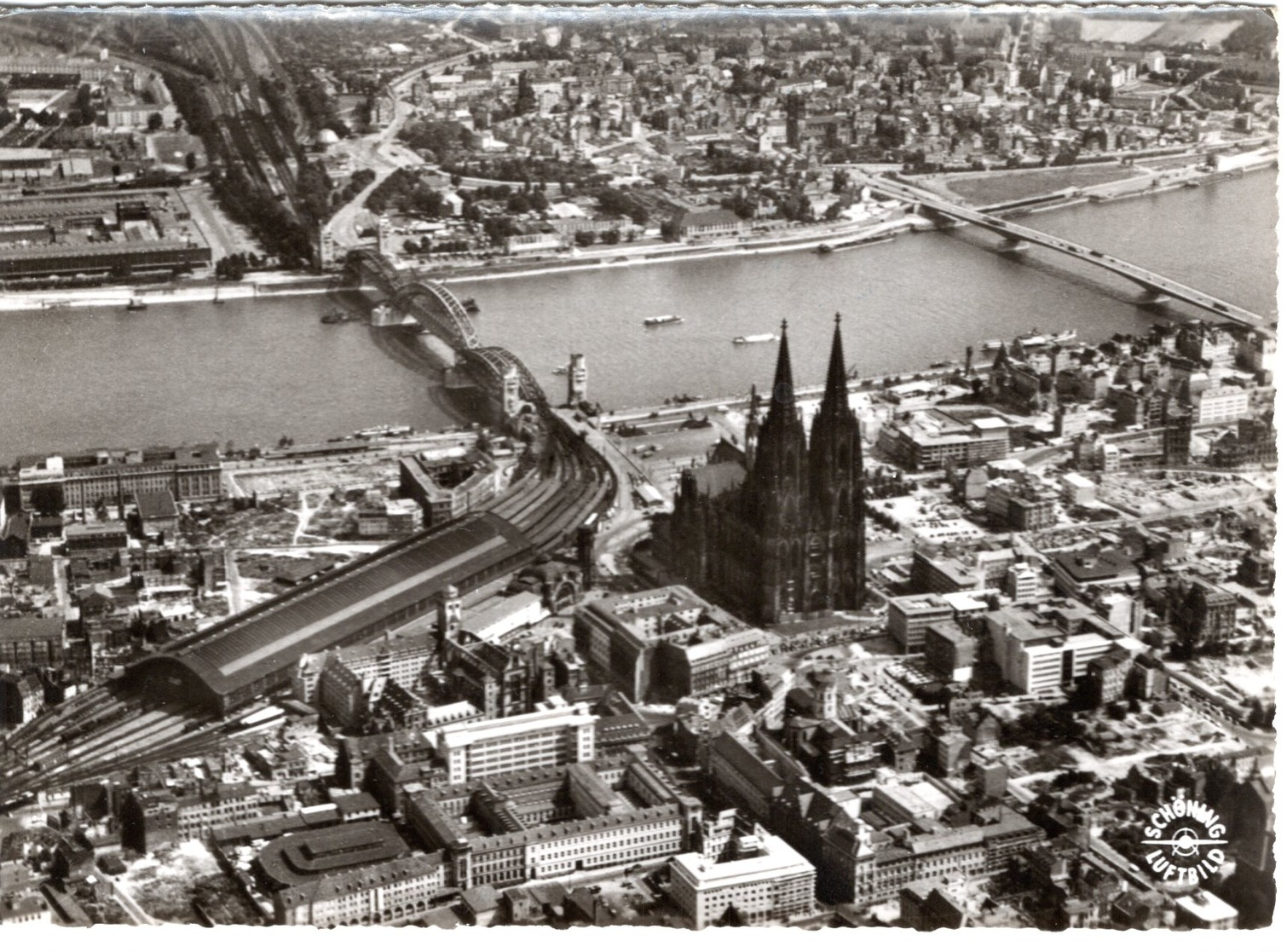 DE-NW: KÖLN Am Rhein: Panorama - Luftbild Von Dom Und Hauptbahnhof - Koeln