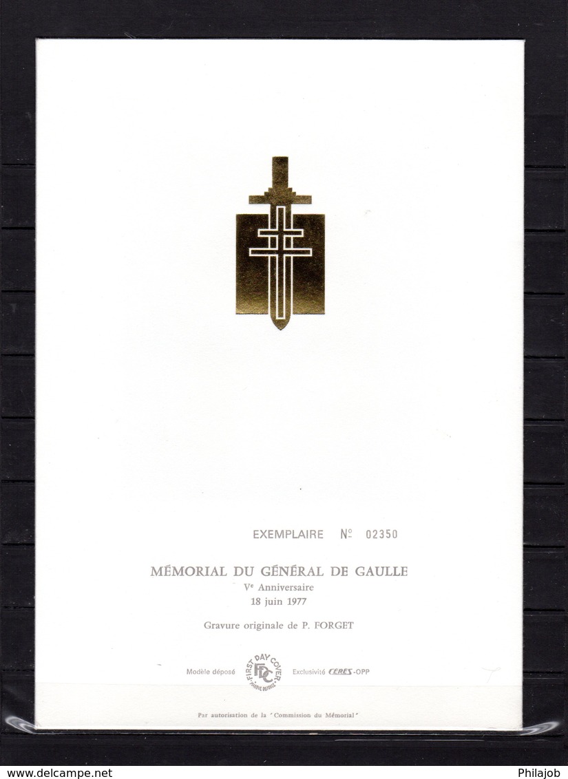 &#9989; " AU GENERAL DE GAULLE " Sur Encart 1er Jour 4 Pages N°té Sur Soie De 1977. N° YT 1941. FDC - De Gaulle (General)