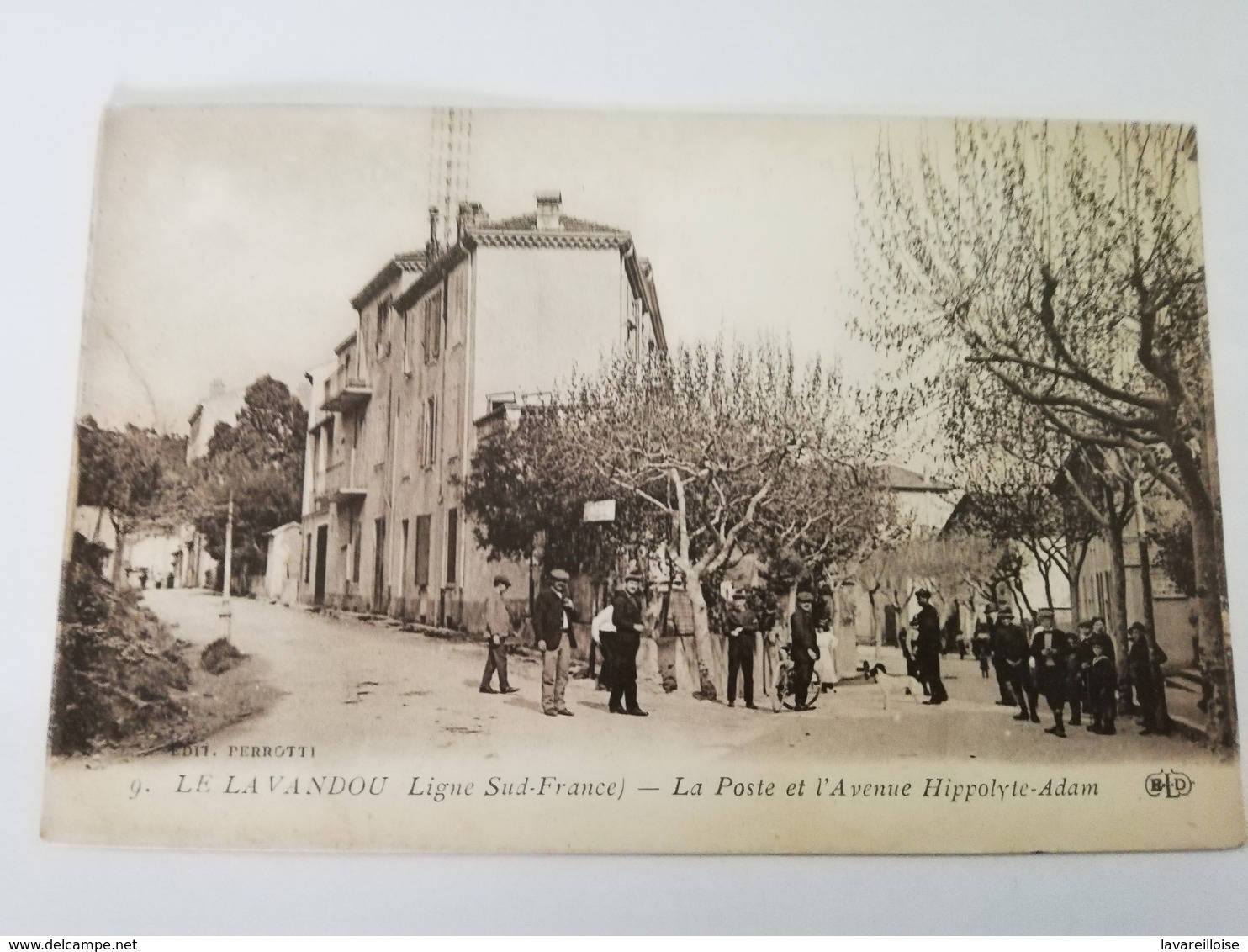 CPA 13 LE LAVANDOU LIGNE SUD FRANCE LA POSTE ET L AVENUE HIPPOLYTE ADAM BELLE CARTE RARE !! - Le Lavandou