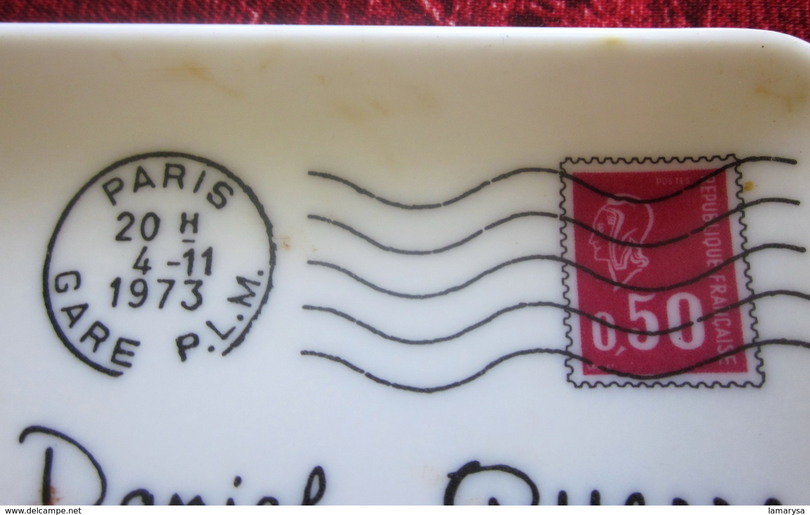 Cendrier Ashtray From The 1973s Decorated With A Letter+stamp In Franc French Post Paris Plastorex Rumilly Saint-Emilion - Other & Unclassified
