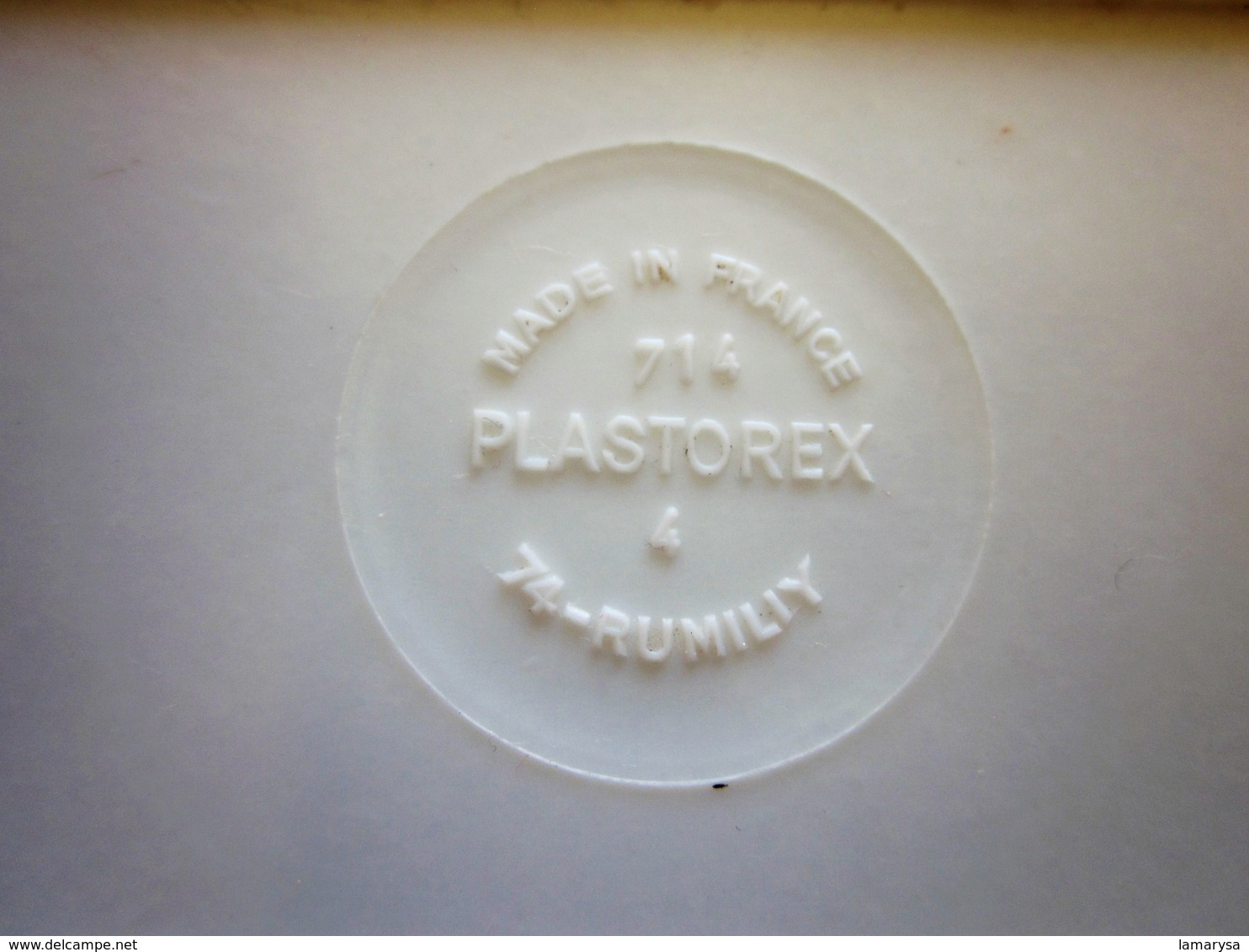 Cendrier Ashtray From The 1973s Decorated With A Letter+stamp In Franc French Post Paris Plastorex Rumilly Saint-Emilion - Other & Unclassified