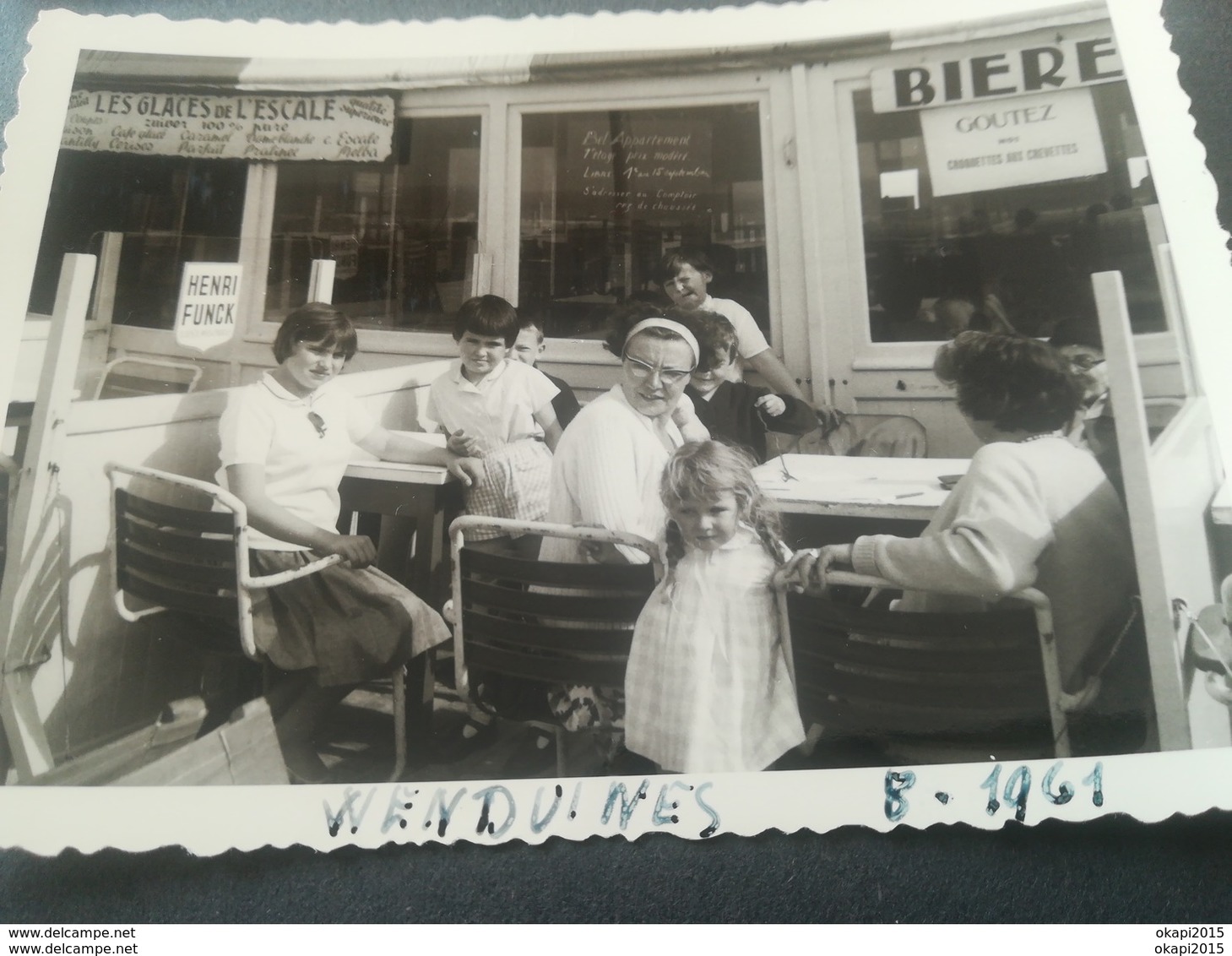 GLACES DE L ESCALE À WENDUINE WENDUYNE BELGIQUE PLAGE MER COUPLE PERSONNES VACANCES LOT 26 PHOTOS DE 2 FAMILLES