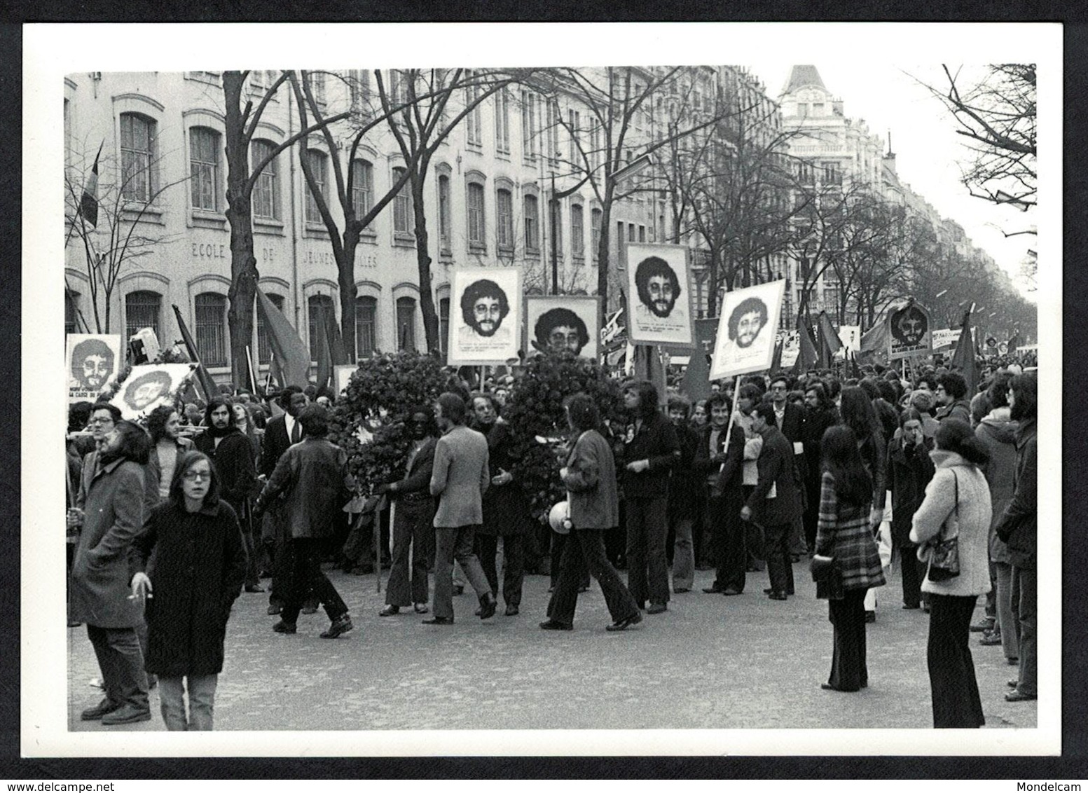 Photo Ancienne 1972 Snapshot 12 X 9 - Paris Cortège Lors Des Obsèques De Pierre Overney Renault Sh91 - Lieux