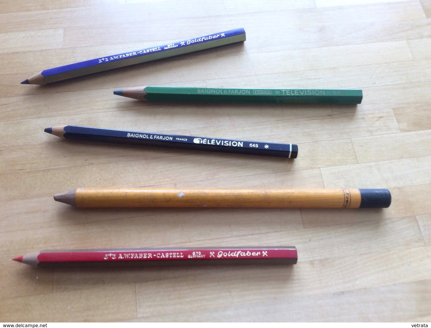 Lot De 5 crayons De Papier & De Couleur : 2 Faber Castell, 2 Baignol & Farjon & 1  Fila Firenze/(la Plupart N’ont Jamais - Other & Unclassified