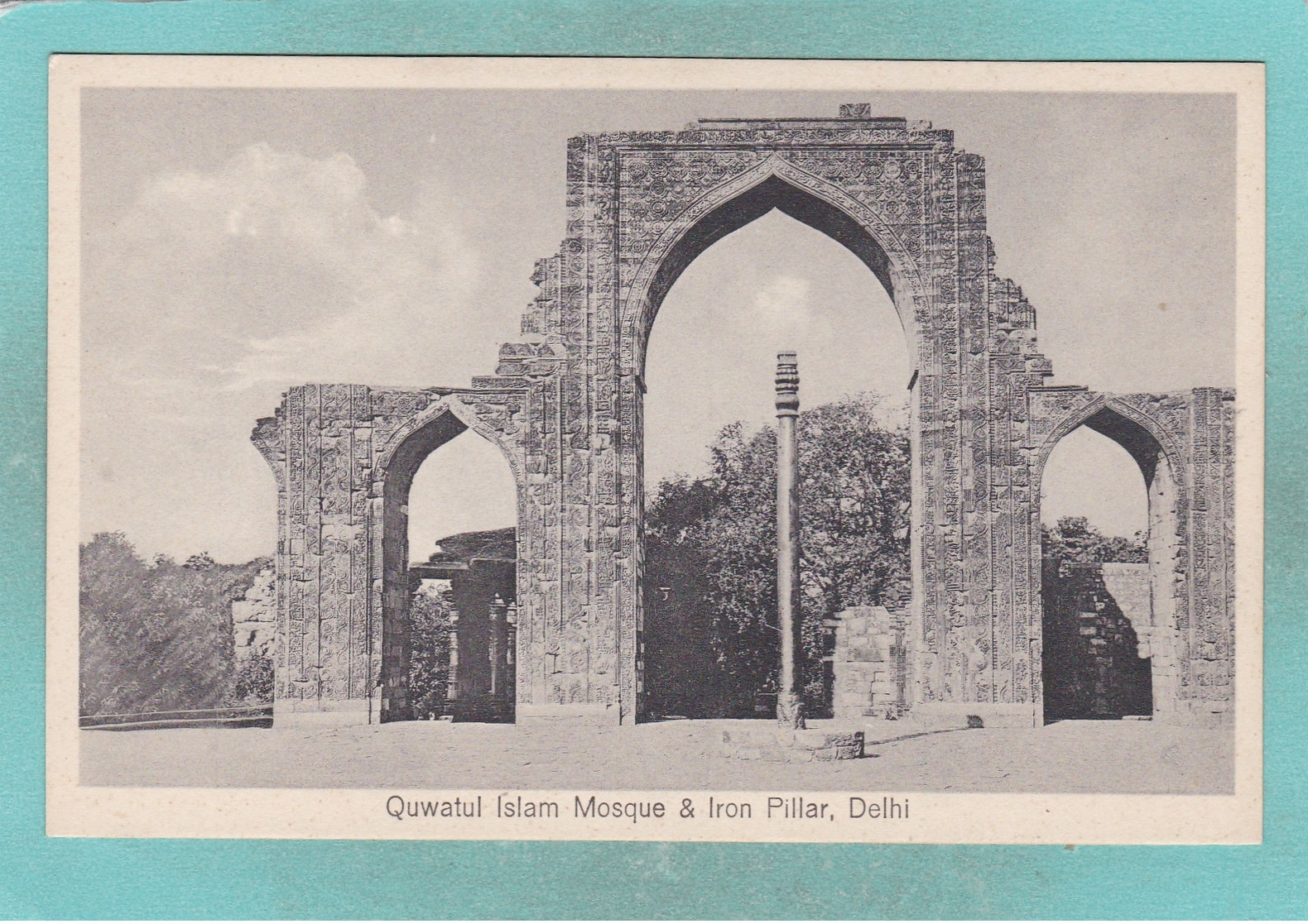 Small Old Postcard Of Quwatul Islam & Iron Pillar,Delhi, India,S1. - India