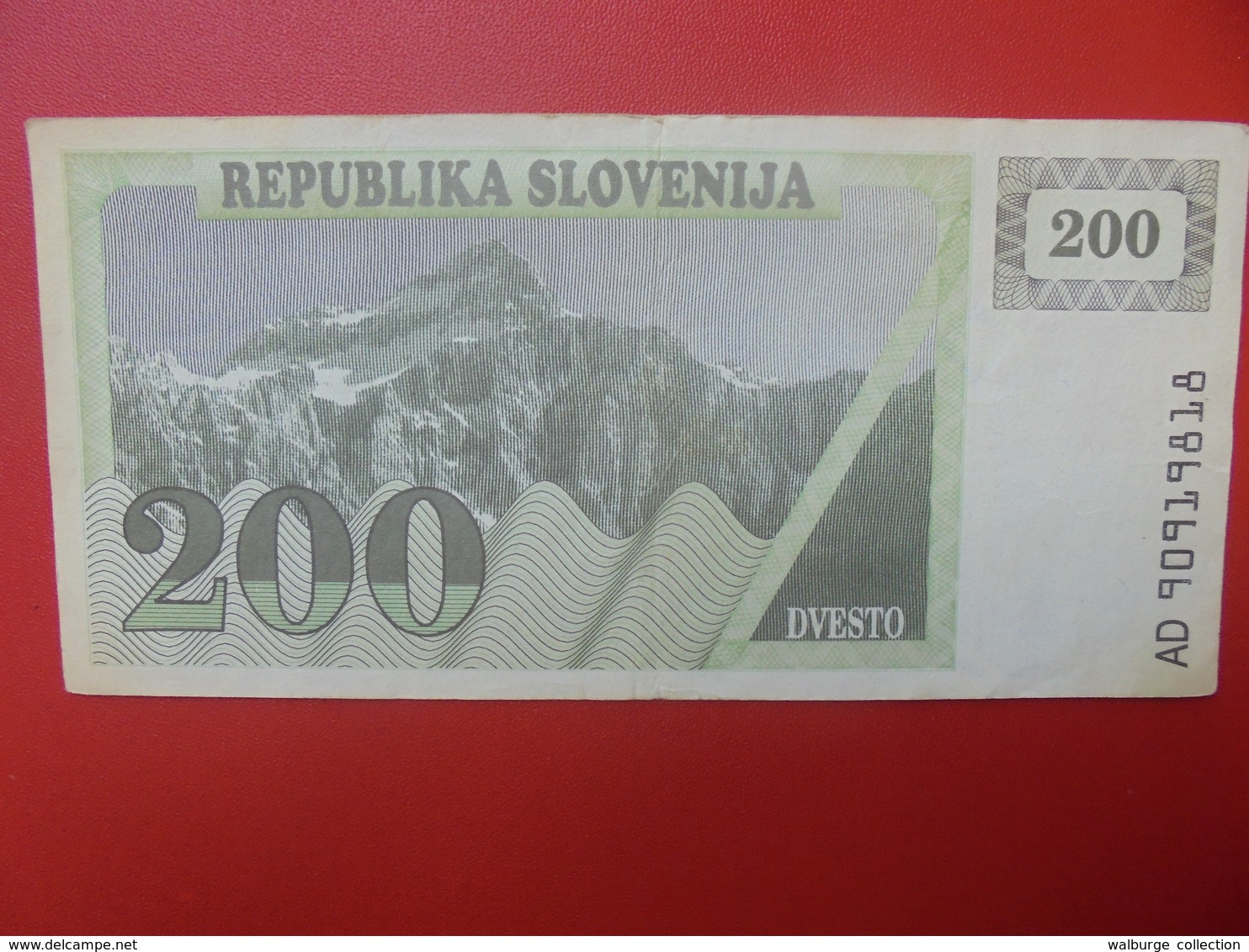 SLOVENIE 200 TOLARJEV 1990  CIRCULER (B.5) - Slovénie