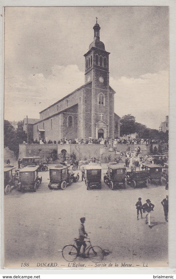 DINARD  Sortie De La Messe - Dinard