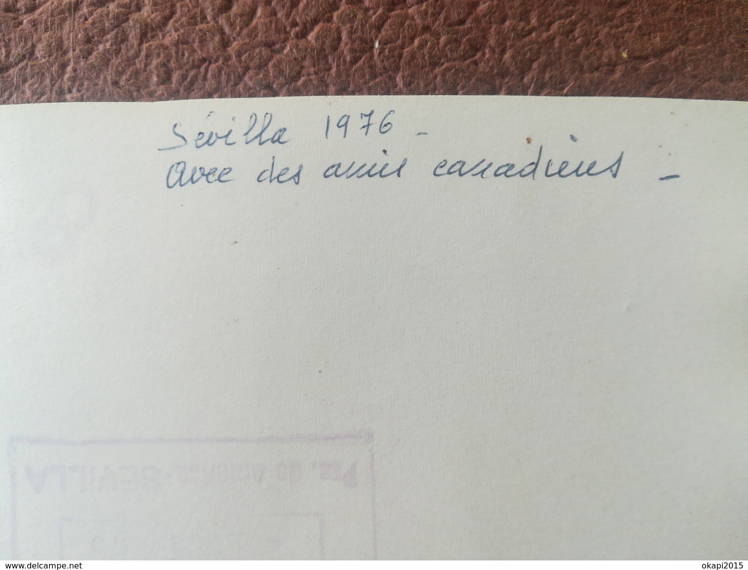 JOURNALISTES OU PERSONNALITÉS DANS UNE LOGE ? SITUATION À DÉTERMINER 2 PHOTOS + 118 autres photos dont 100 photos couple