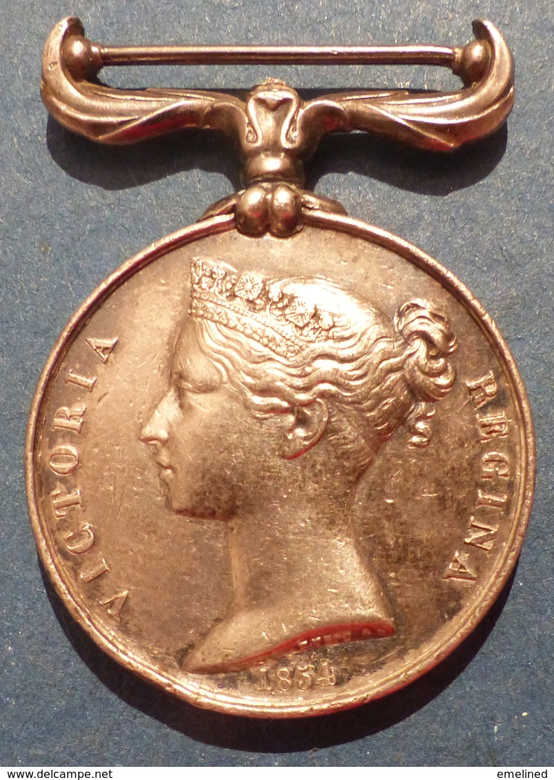 Militaria Décoration Militaire Médaille En Argent 35 Grammes 1854 Guerre De Crimée Reine Regina Victoria Wion Crimea - Autres & Non Classés