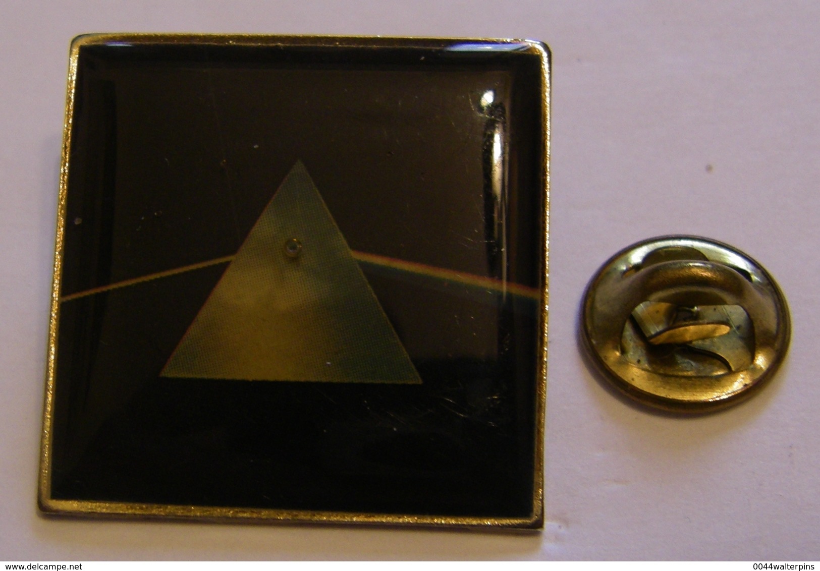 PINK FLOYD THE DARK SIDE OF THE MOON ALBUM POPLIGHT COLLECTION Limited Edition Limit. Numero Number #2697 Pin Pin's Pins - Musique