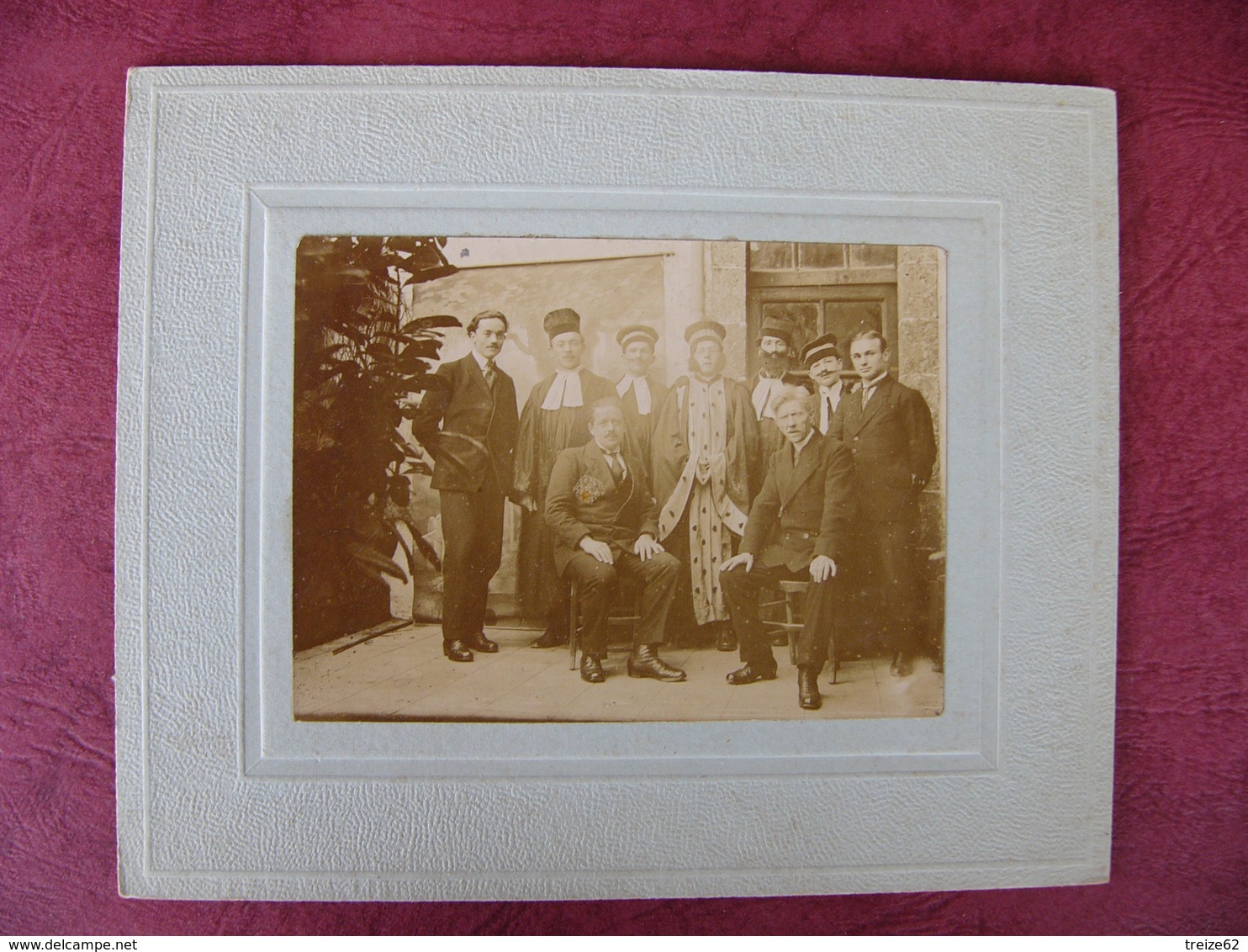 Photo Rostrenen Côtes D'Armor Bretagne Un Groupe D'avocats Juges 1920 - Métiers