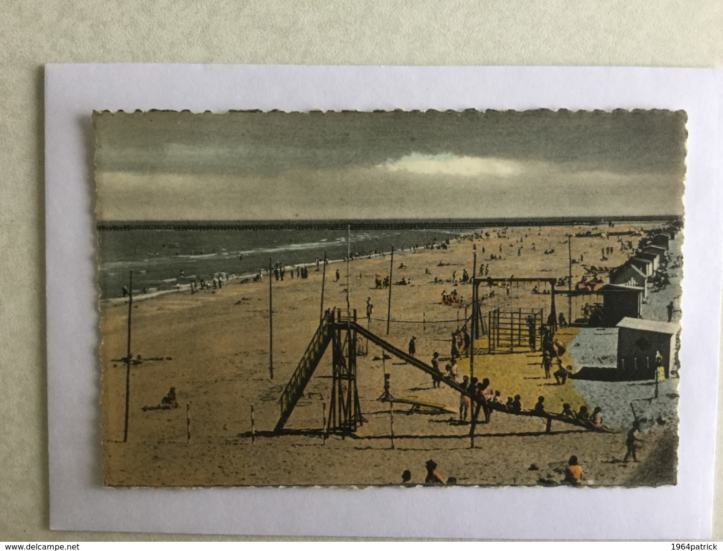 NIEUWPOORT A/ZEE  HET STRAND EN DE MICKEY CLUB   NIEUPORT S/MER  LA PLAGE ET LE CLUB MICKEY - Nieuwpoort