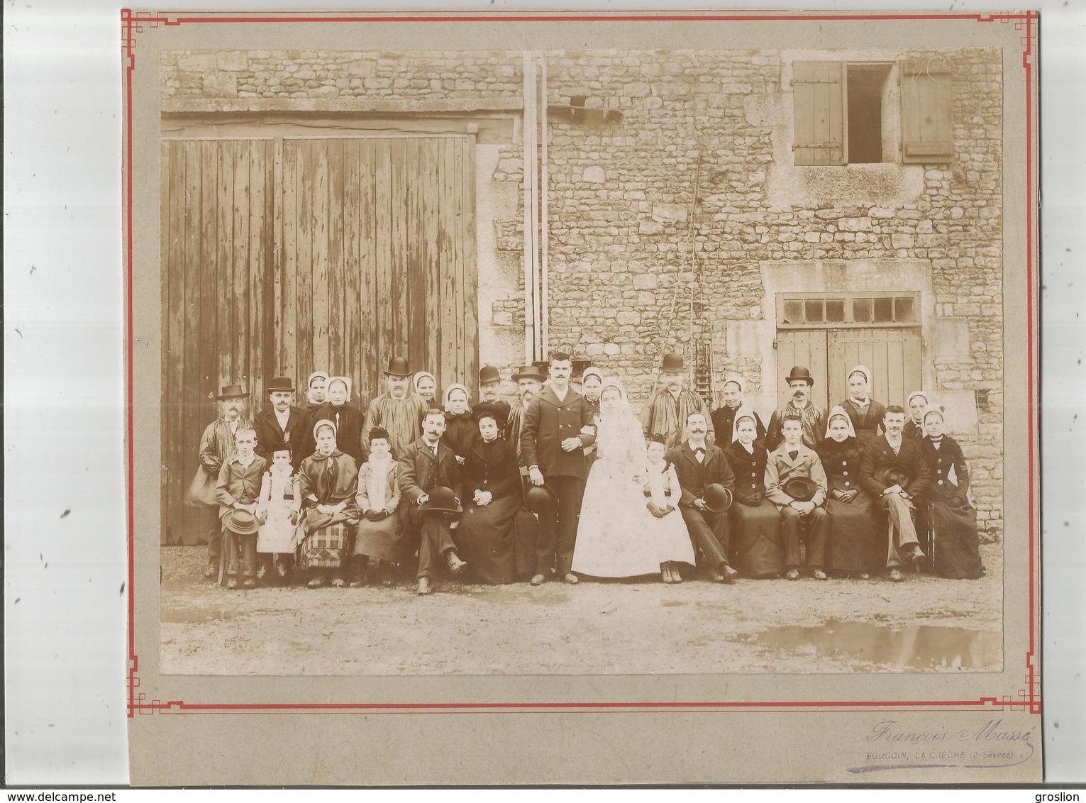 MARIAGE DANS UN VILLAGE DES DEUX SEVRES (PHOTO ANCIENNE DE FRANCOIS MASSE BOUGOIN PAR LA CRECHE (DEUX SEVRES) - Places