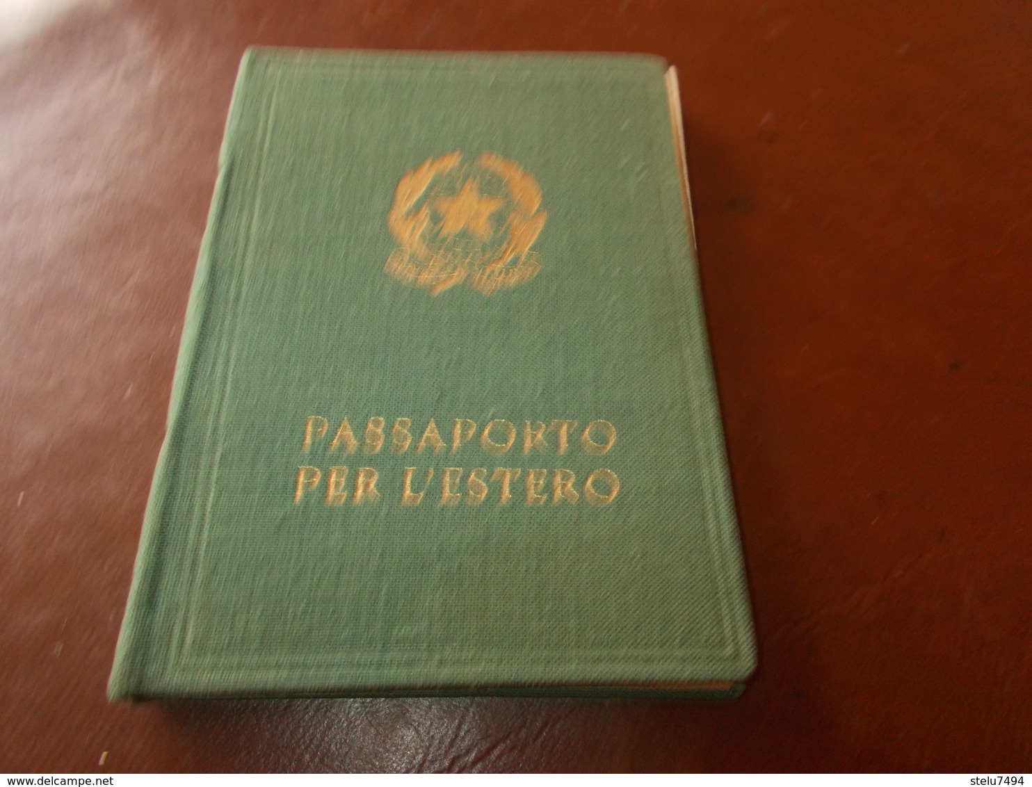 B732  Passaporto Per L'estero Cm13x9 - Unclassified