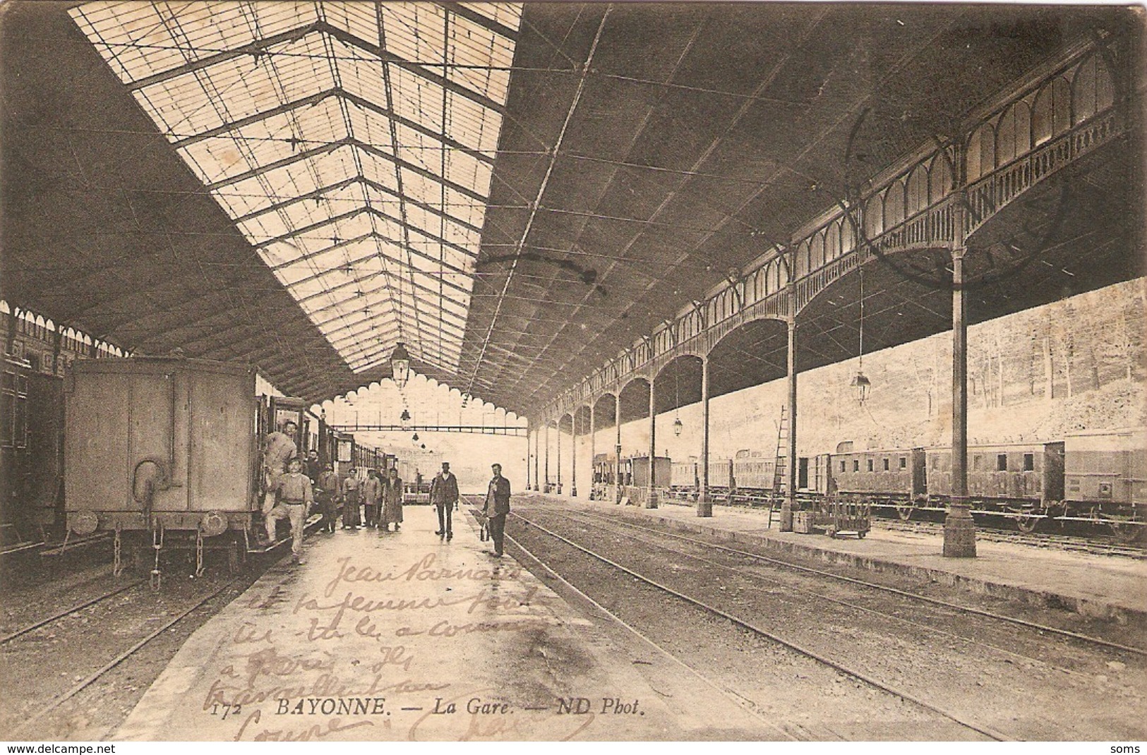 Bonne Cpa Du Pays Basque, La Gare De Bayonne Animée Avec Train, éd. ND 172, écrite 1911, Wagon - Bayonne