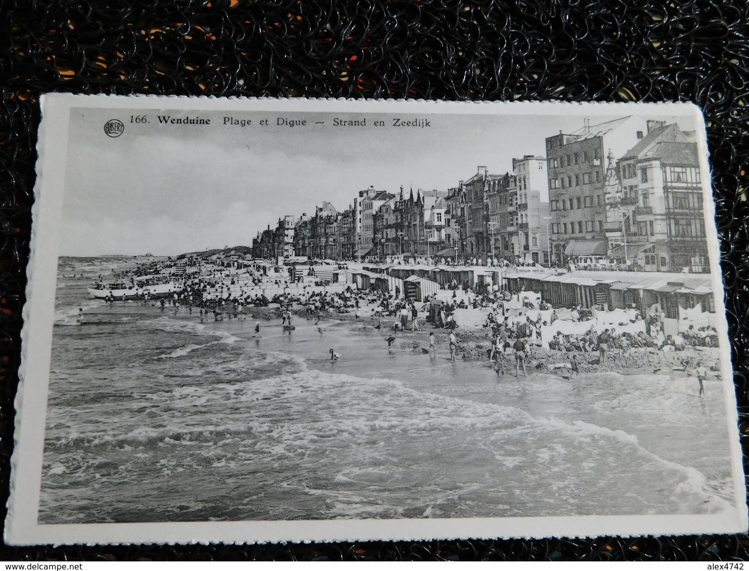 Wenduine, Plage Et Digue, Non Circulée  (Q8) - Wenduine