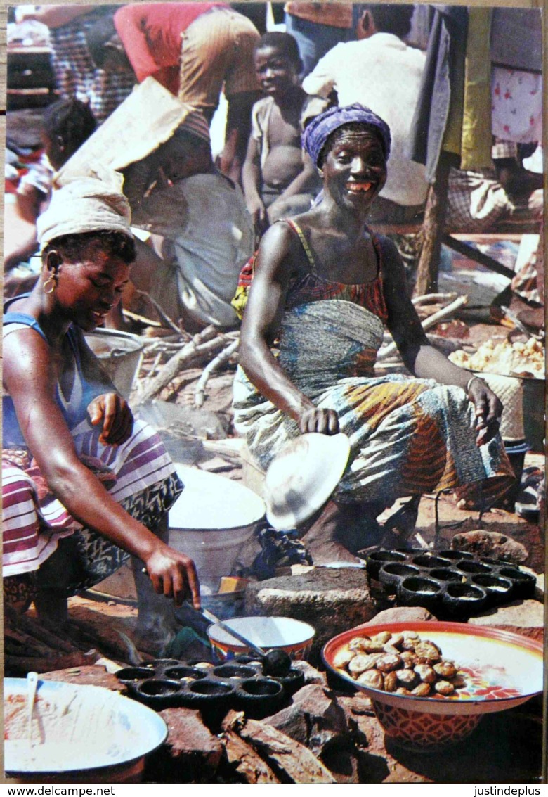 HAUTE VOLTA BANFORA PREPARATION DE BEIGNETS SUR LE MARCHE SOURIRES DE FEMMES - Burkina Faso