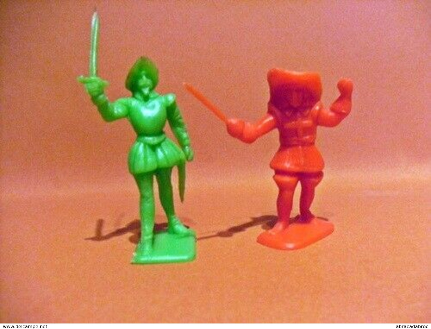 2 Figurines Plastique - Type Epoque XVI/XVII E Siecle Mousquetaire - Autres & Non Classés