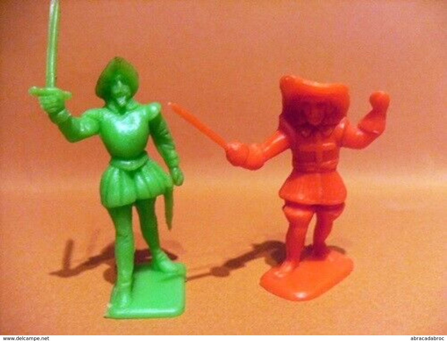 2 Figurines Plastique - Type Epoque XVI/XVII E Siecle Mousquetaire - Autres & Non Classés