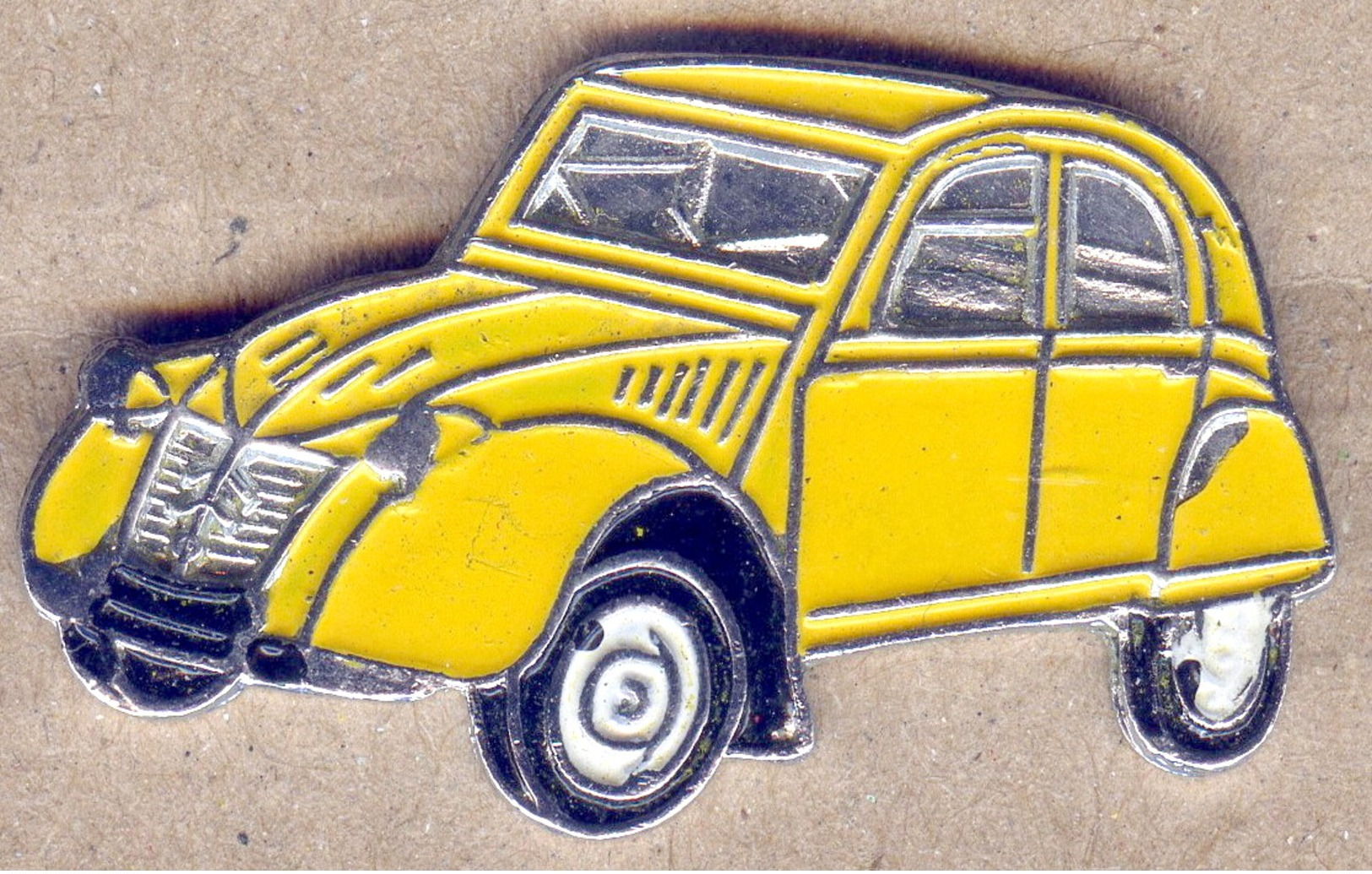 Pin's 2CV CITROËN Jaune N°15 Voiture Automobile - Citroën