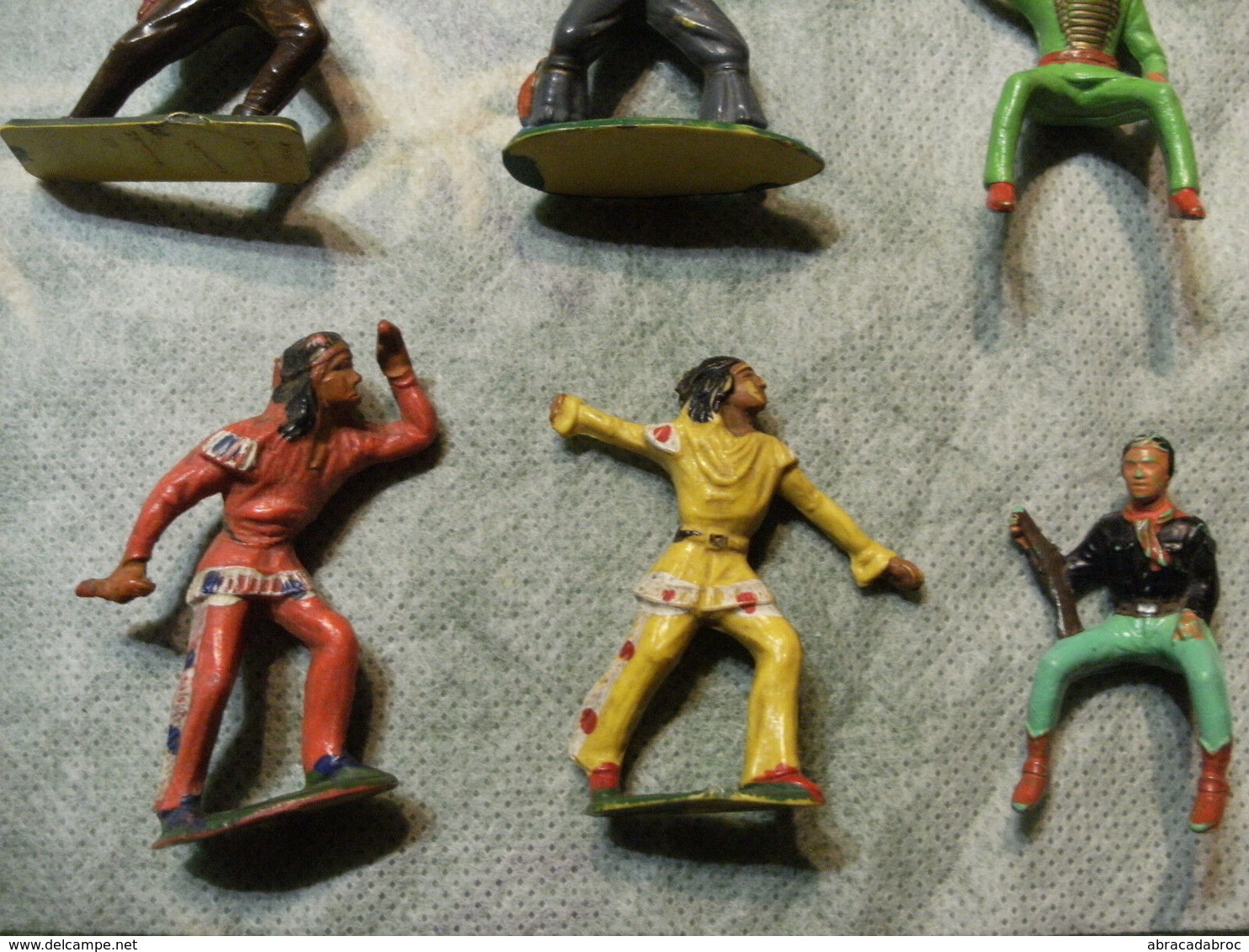 Petit Lot Figurines Starlux Indiens Cowboys Avec Manques Et A Reparer - Starlux