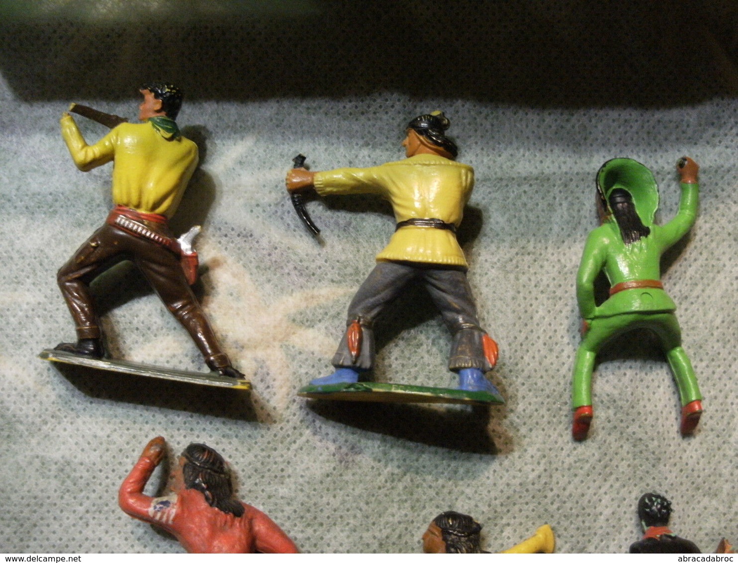 Petit Lot Figurines Starlux Indiens Cowboys Avec Manques Et A Reparer - Starlux