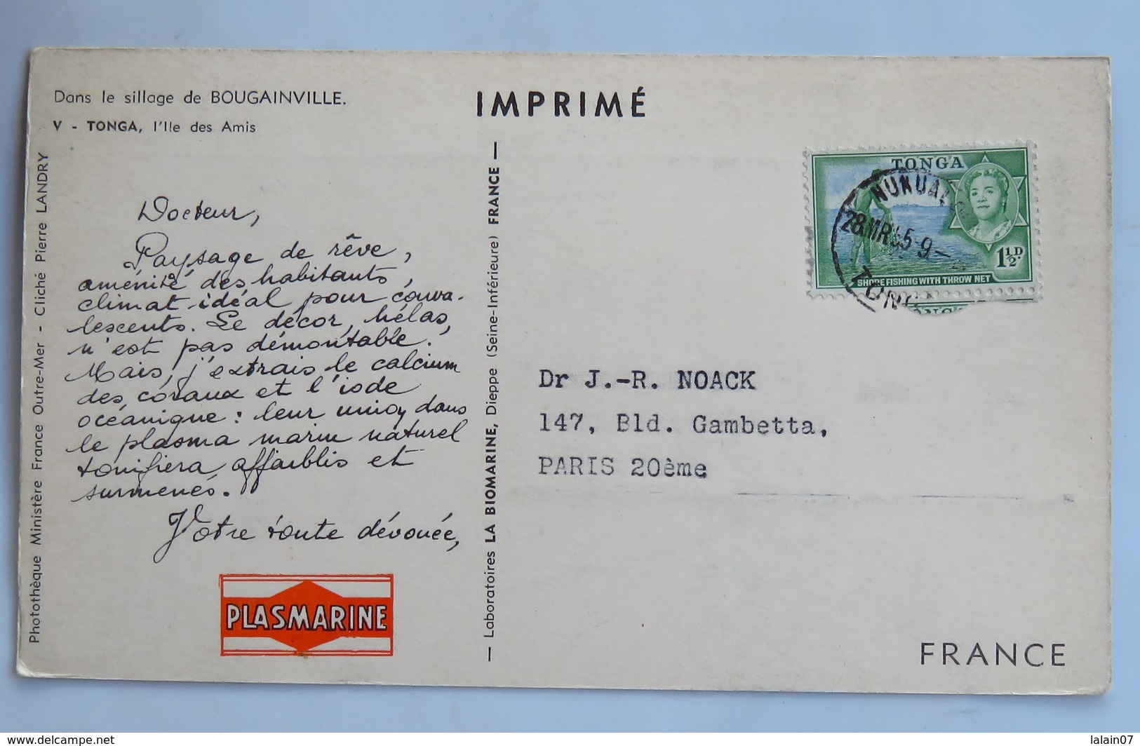 Carte Postale : Dans Le Sillage De Bougainville : TONGA, L'Ile Des Amis, 2 Timbres En 1955, édité Par Plasmarine - Tonga