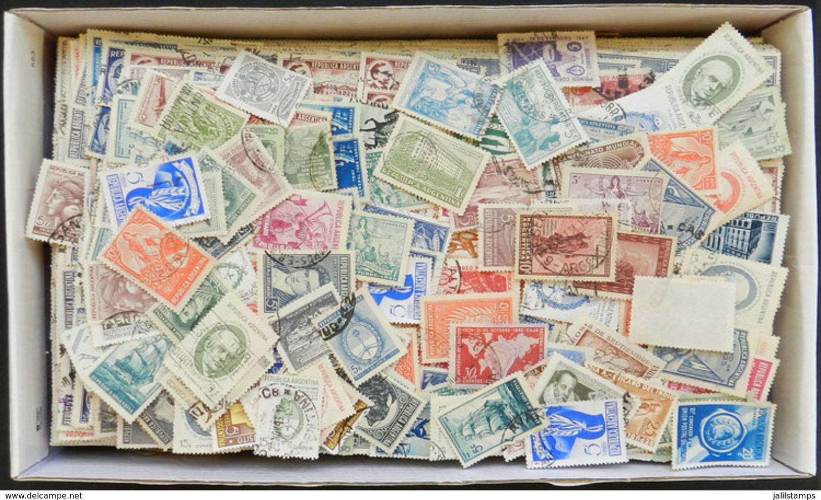 ARGENTINA: Box With Over 20,000 Used Commemorative Stamps Issued Between 1935 And 1950, Most Of Very Fine Quality, Perfe - Collections, Lots & Series