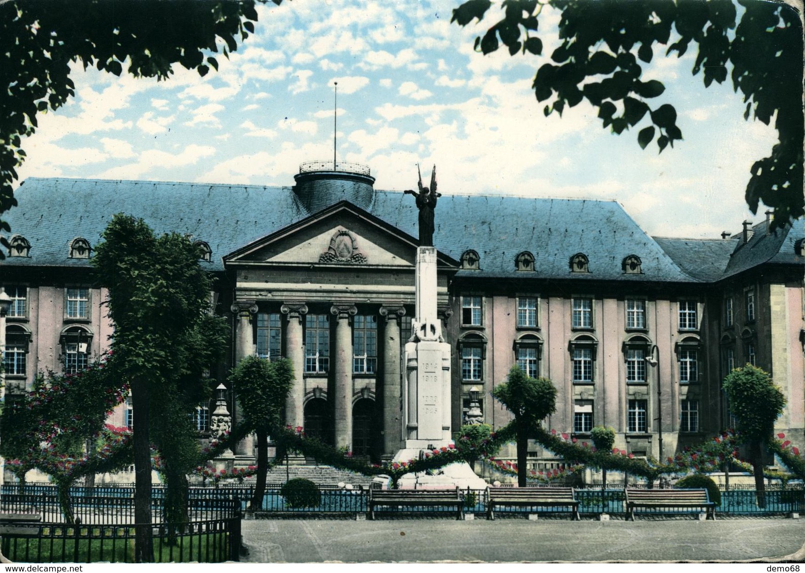 Sarreguemines CPA 57 Moselle  3 Cartes Rue Du Mal FOCH , La Gare, Le Palais De Justice - Sarreguemines