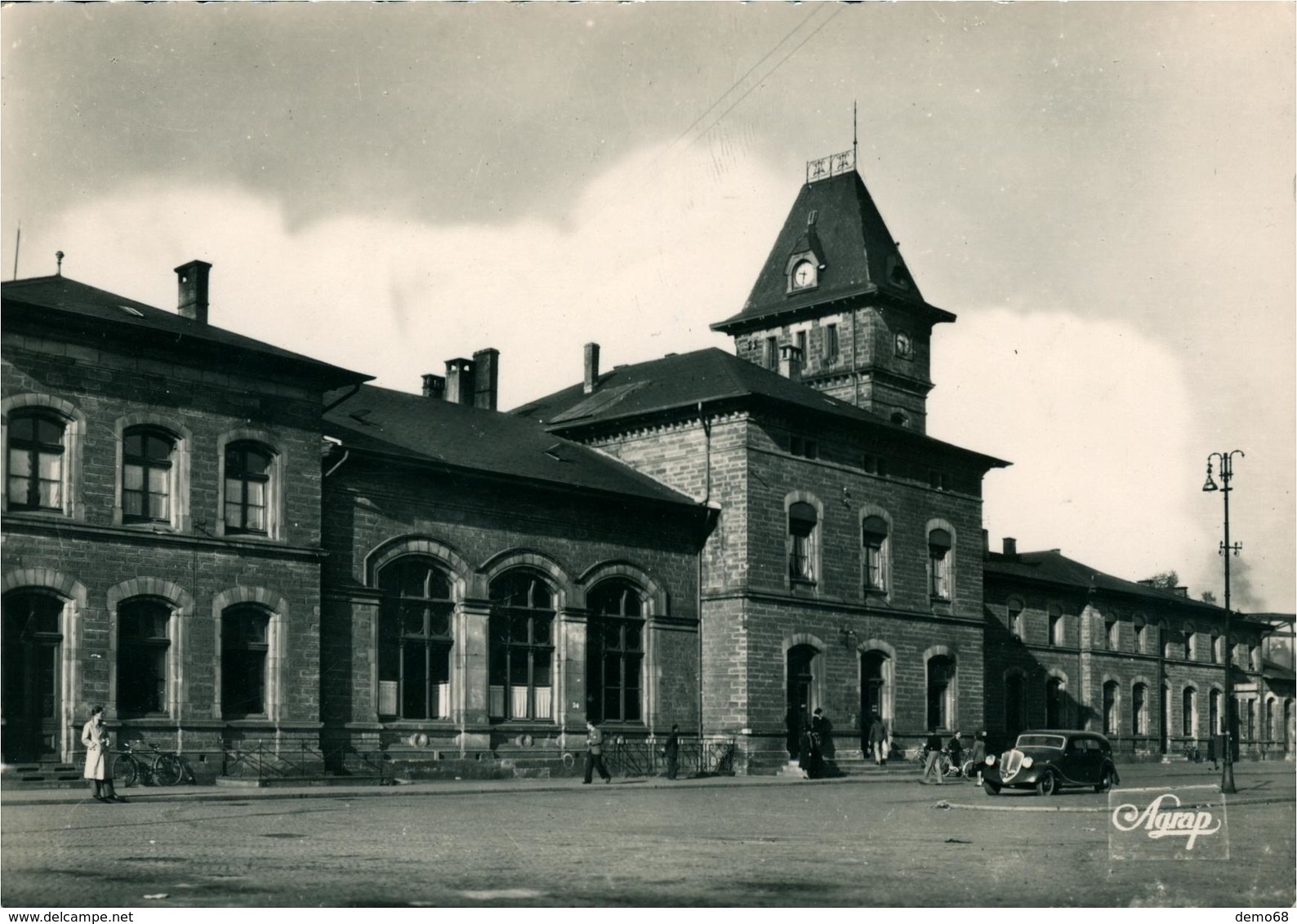 Sarreguemines CPA 57 Moselle  3 Cartes Rue Du Mal FOCH , La Gare, Le Palais De Justice - Sarreguemines