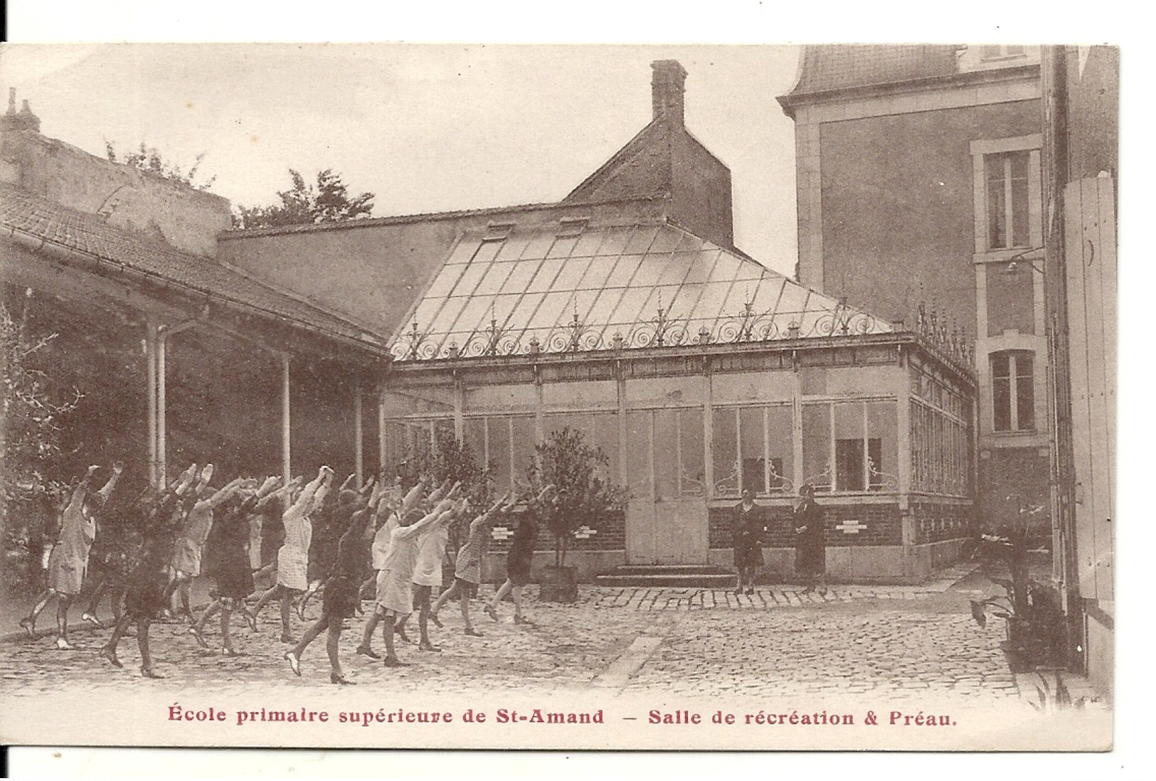 SAINT AMAND MONTROND. ECOLE PRIMAIRE SUPERIEURE . SALLE DE RECREATION ET PREAU - Saint-Amand-Montrond