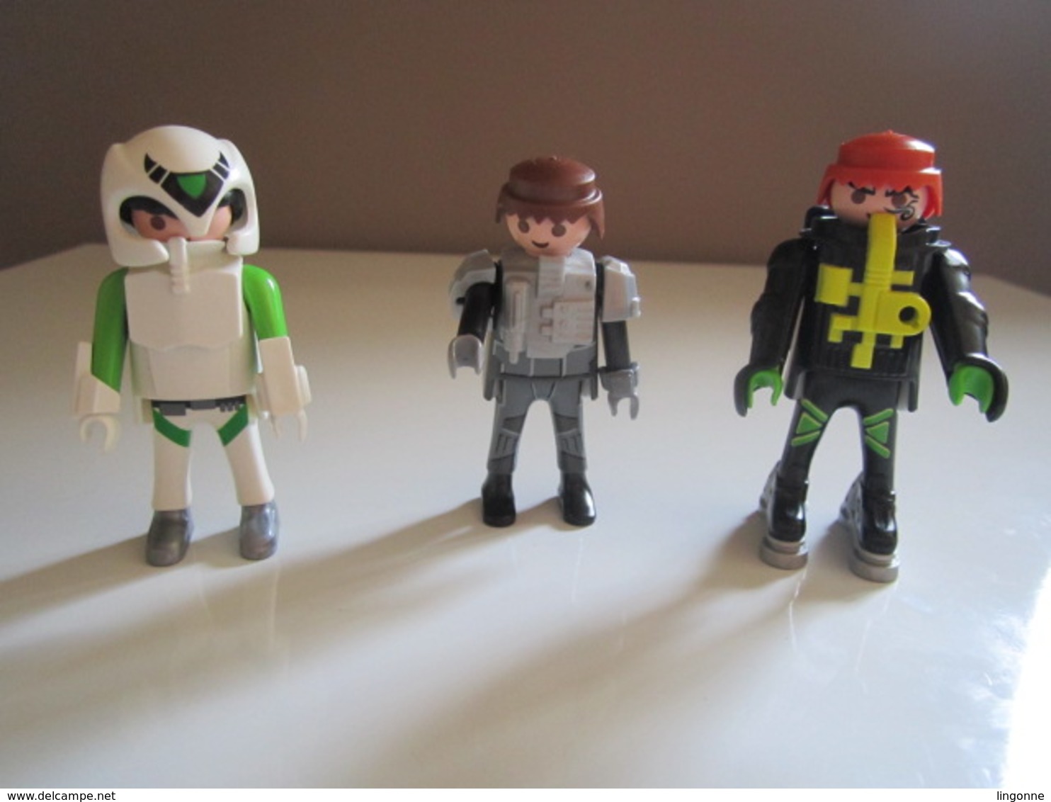 PLAYMOBIL 3 PERSONNAGES AGENT SPATIAL ASTRONAUTE ESPACE - Playmobil