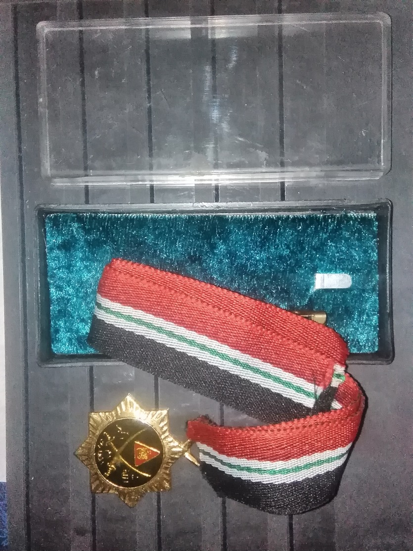 IRAQ MEDALS 1991 UM Almarek Desert Storm  Medal With Original Ribbon RARE - Autres & Non Classés