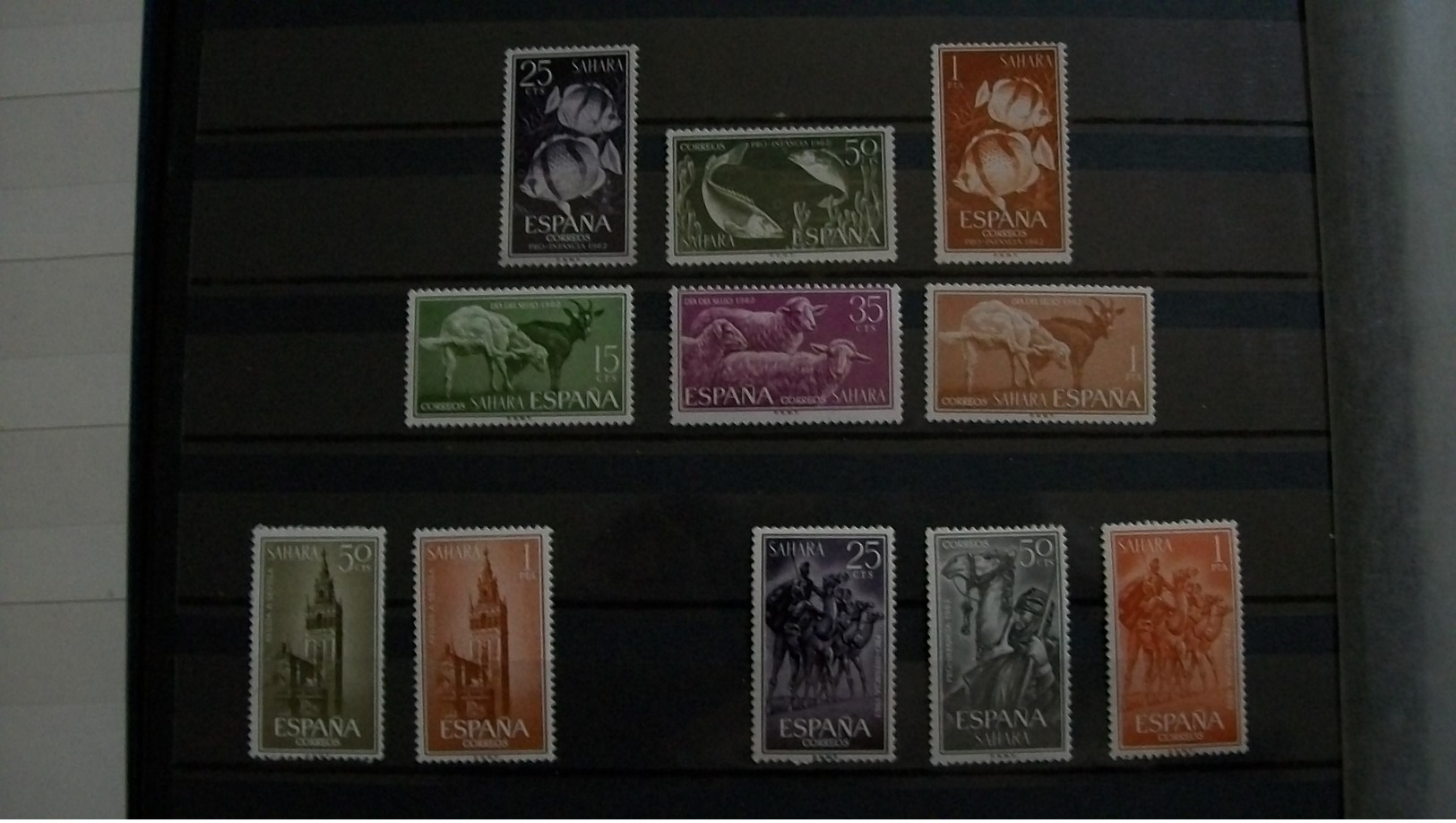 Spanish Sahara-Lot Of 32 Different Complete Sets- Fine Mint(mnh) Stamps - Collections (sans Albums)