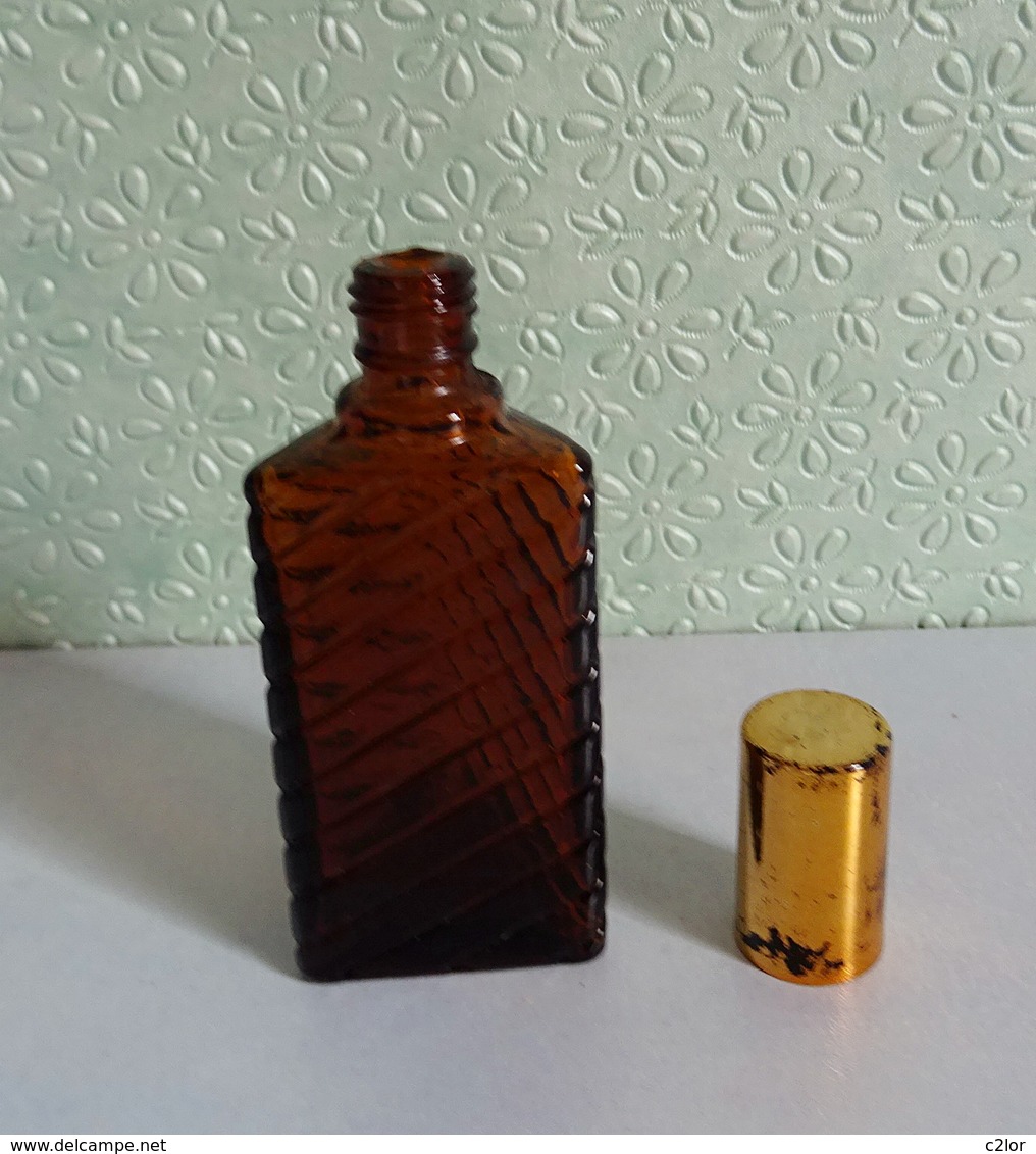 Ancien Flacon à Bouchon   "CHARISMA" D' AVON  Eau De Cologne 30 Ml VIDE/EMPTY - Flacons (vides)