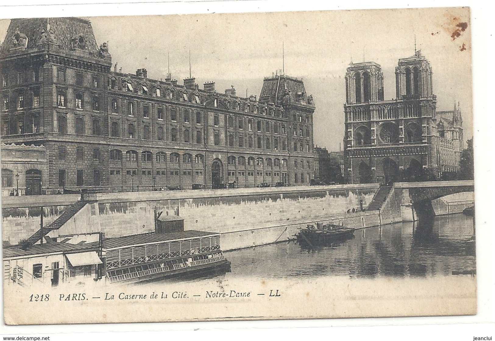 1218. PARIS . LA CASERNE DE LA CITE . NOTRE-DAME . CARTE ECRITE AU VERSO LE 12-3-1919 - Autres & Non Classés
